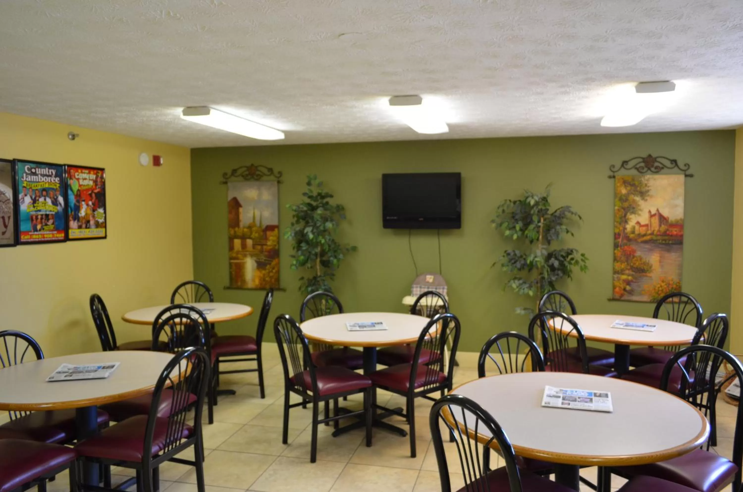 Restaurant/places to eat in Baymont by Wyndham Pigeon Forge near Island Drive