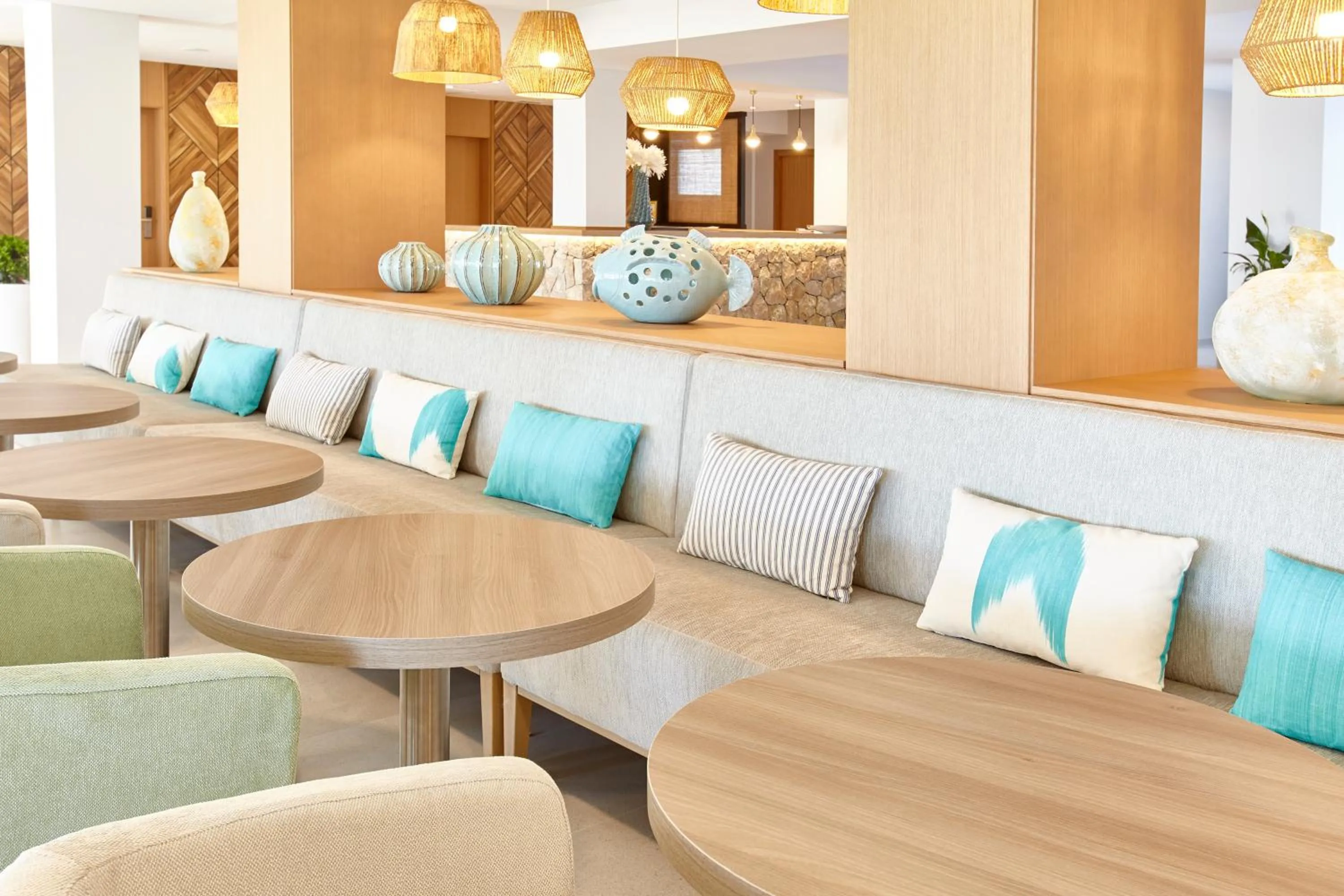 Lounge or bar in Universal Hotel Castell Royal