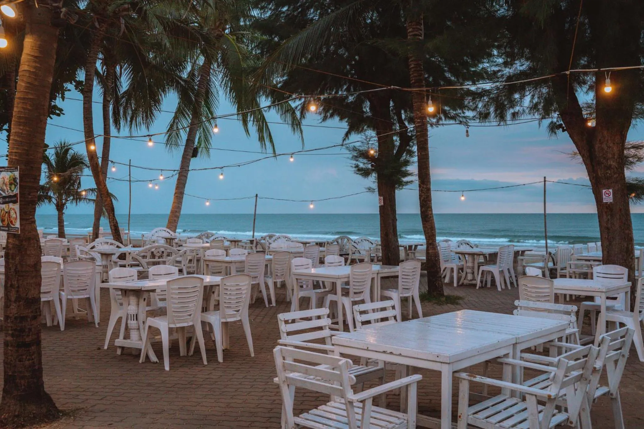 Restaurant/places to eat in Chaolao Tosang Beach Hotel