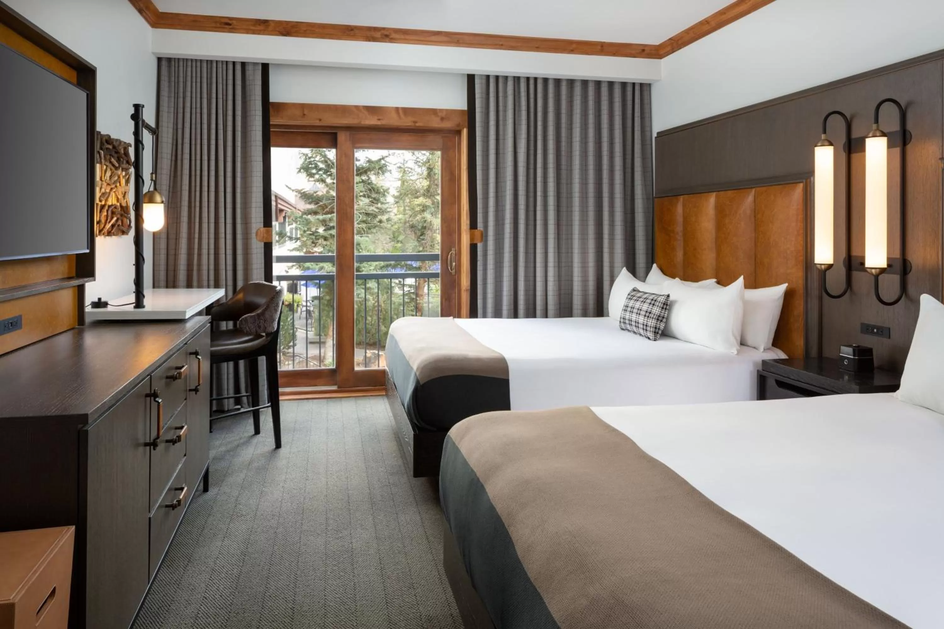 Bedroom, Bed in The Hythe, a Luxury Collection Resort, Vail