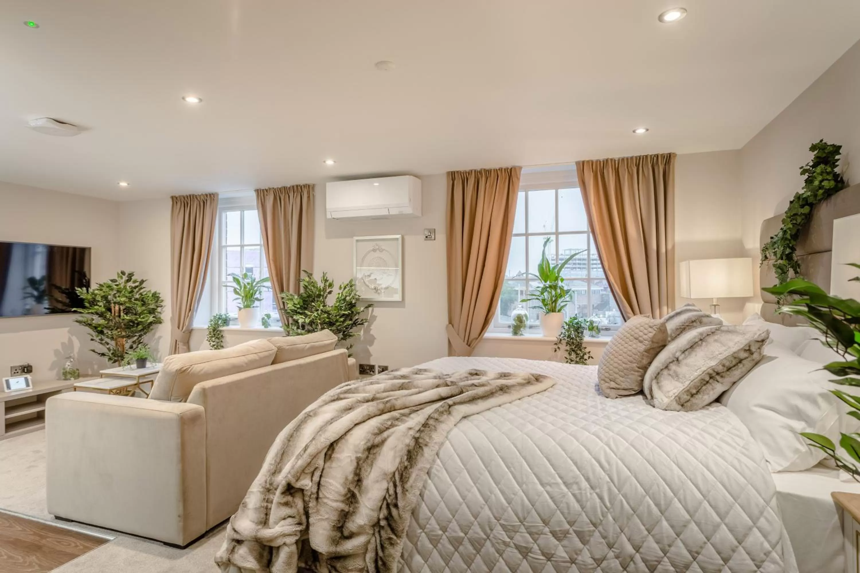 Photo of the whole room, Bed in Heritage Mews Nottingham