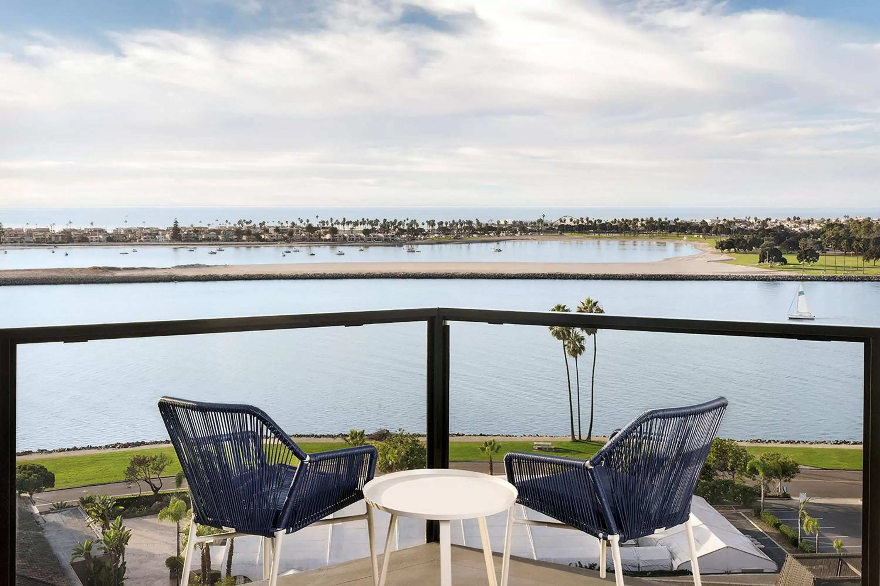Photo of the whole room in Hyatt Regency Mission Bay Spa and Marina