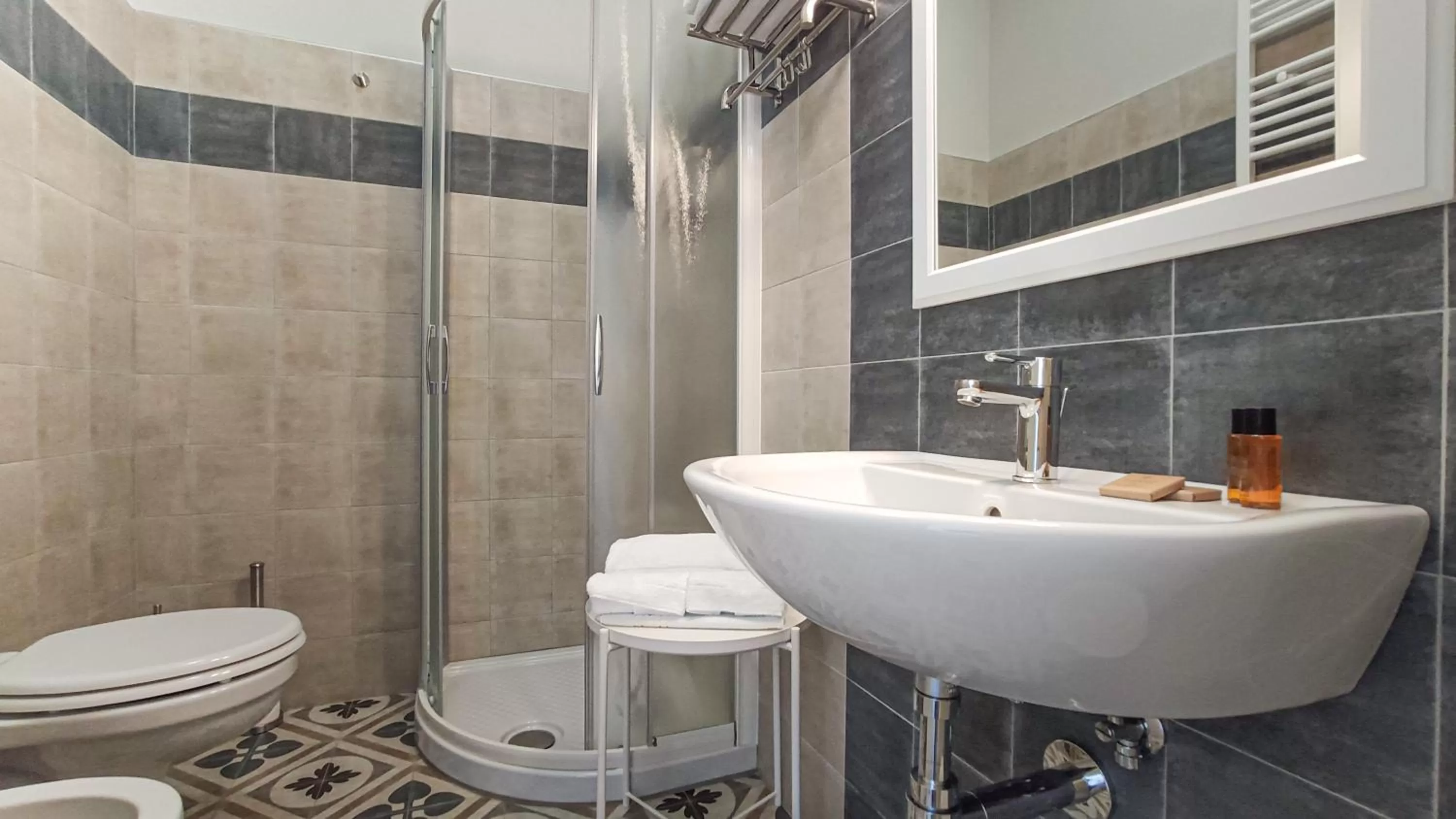 Bathroom in LA DAMA ROOM&BREAKFAST