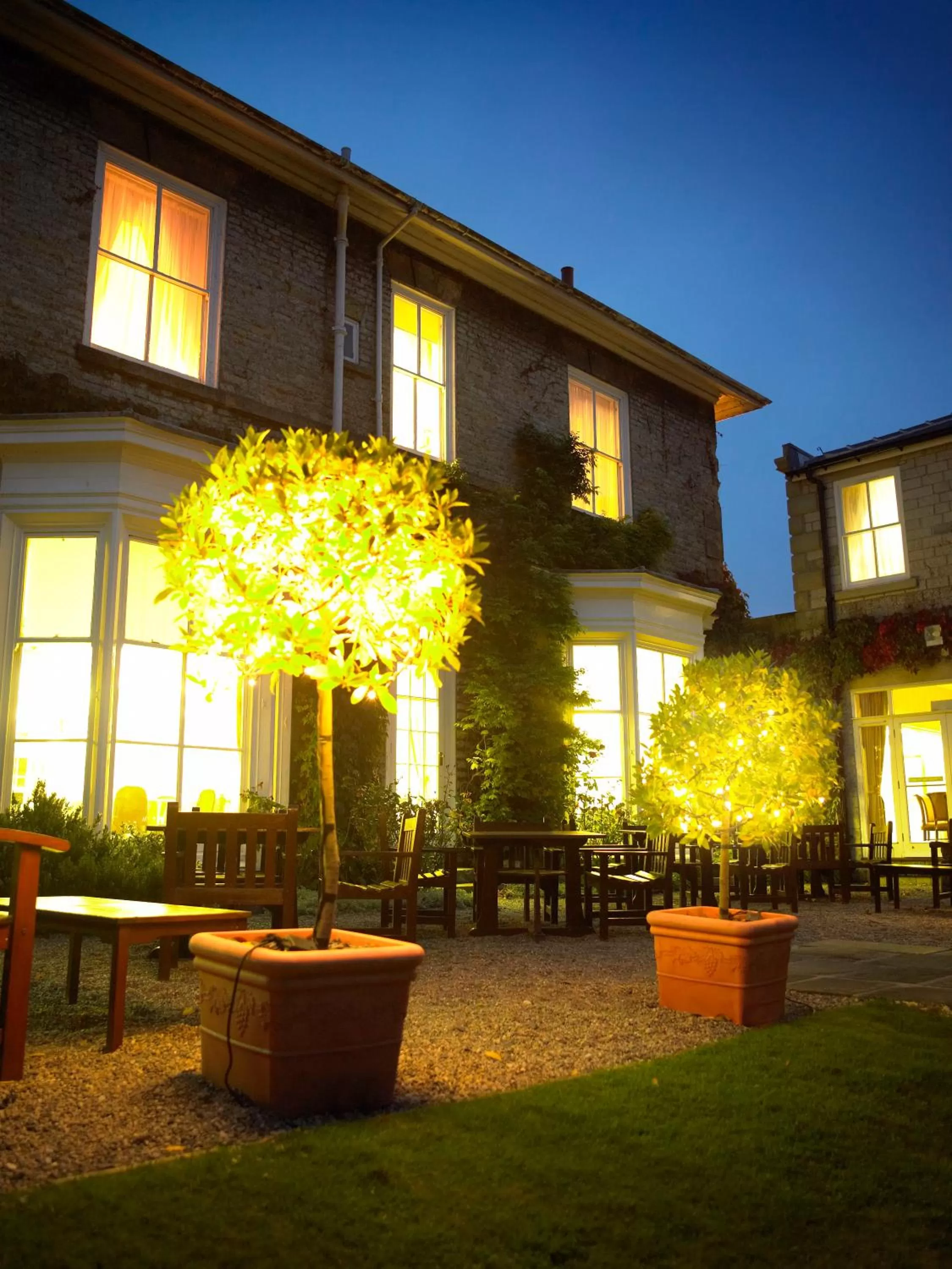 Garden in Best Western Forest and Vale Hotel