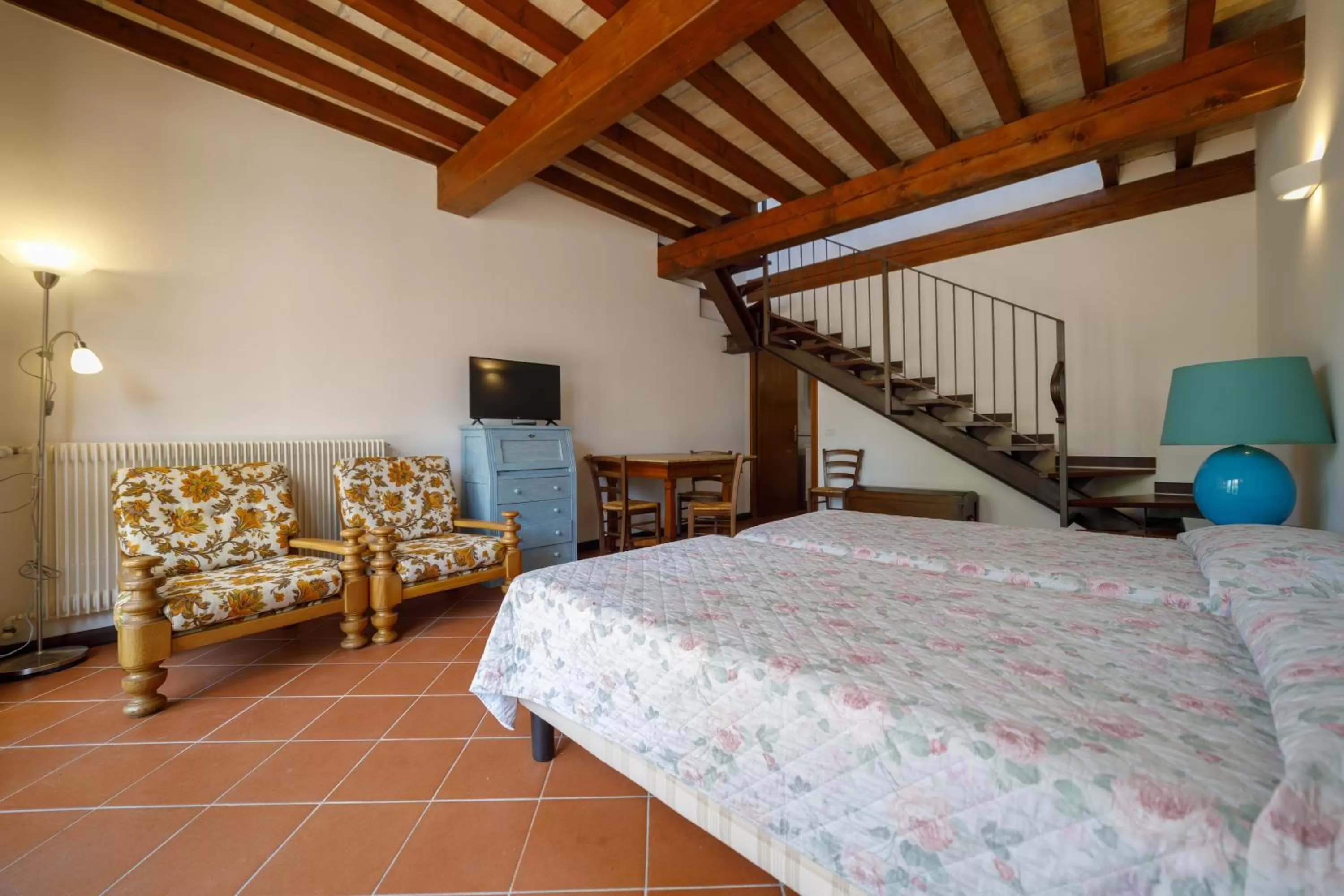 Living room, Bed in La Corte del Mulino