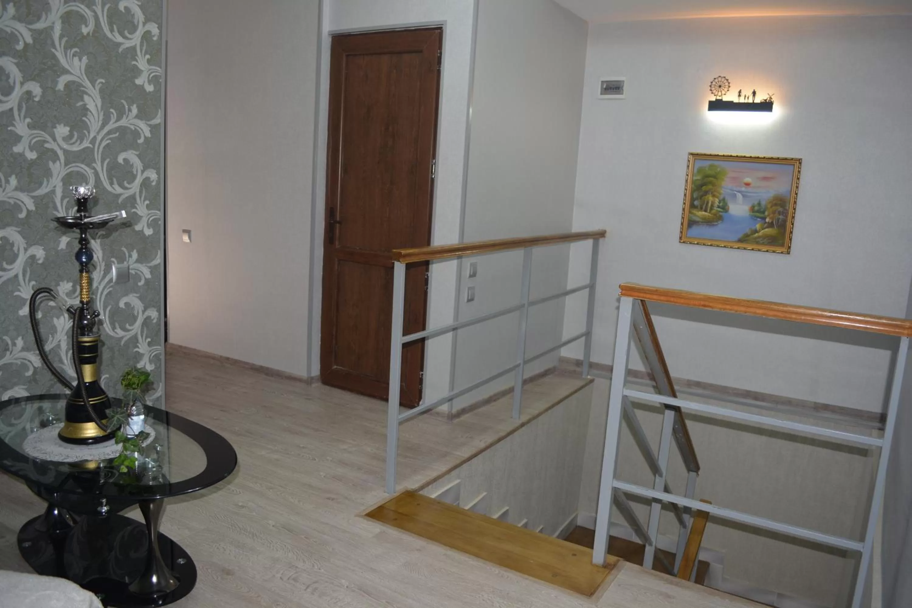 Area and facilities in Golden Way