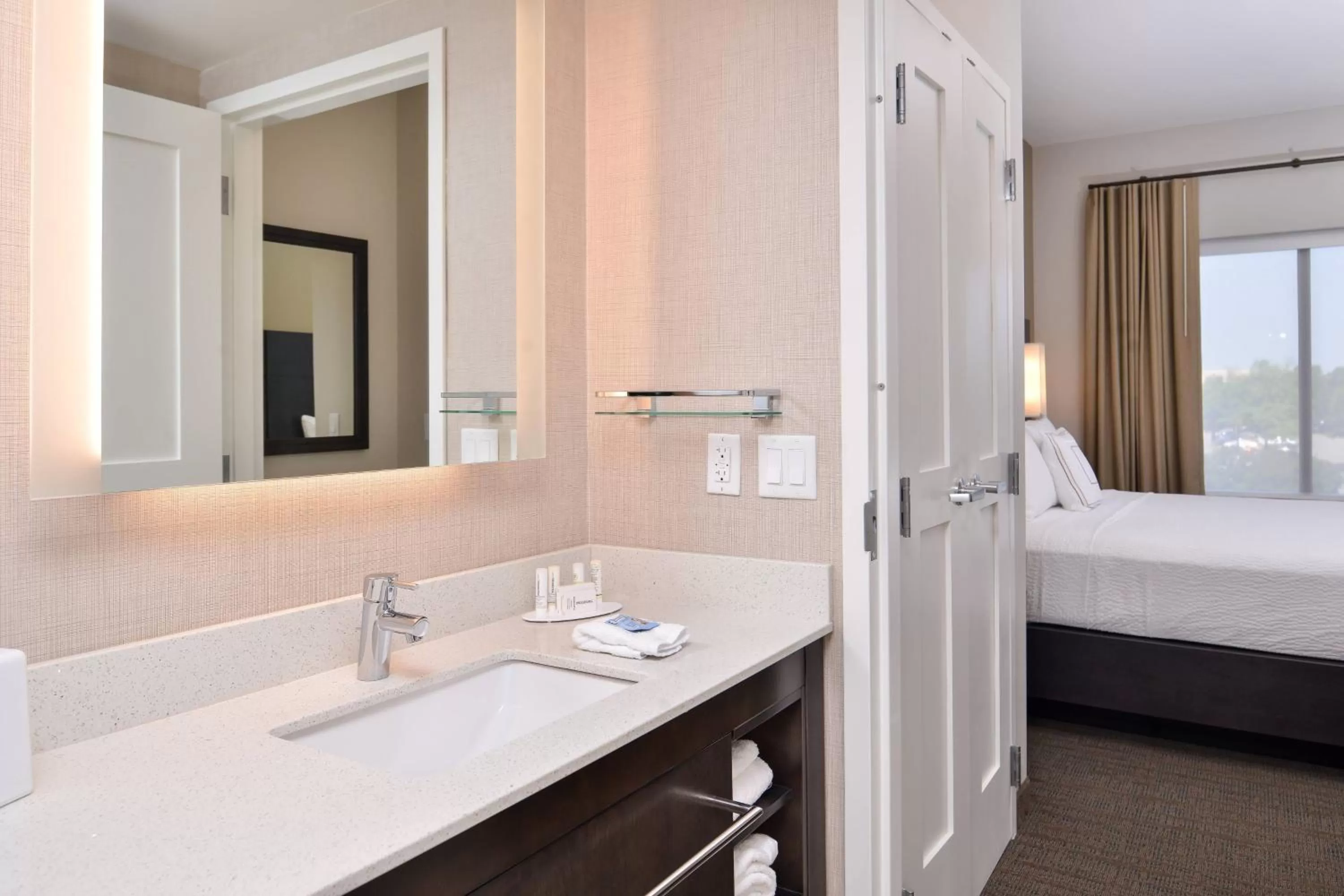 Bathroom, Bed in Residence Inn by Marriott Charlotte Northlake