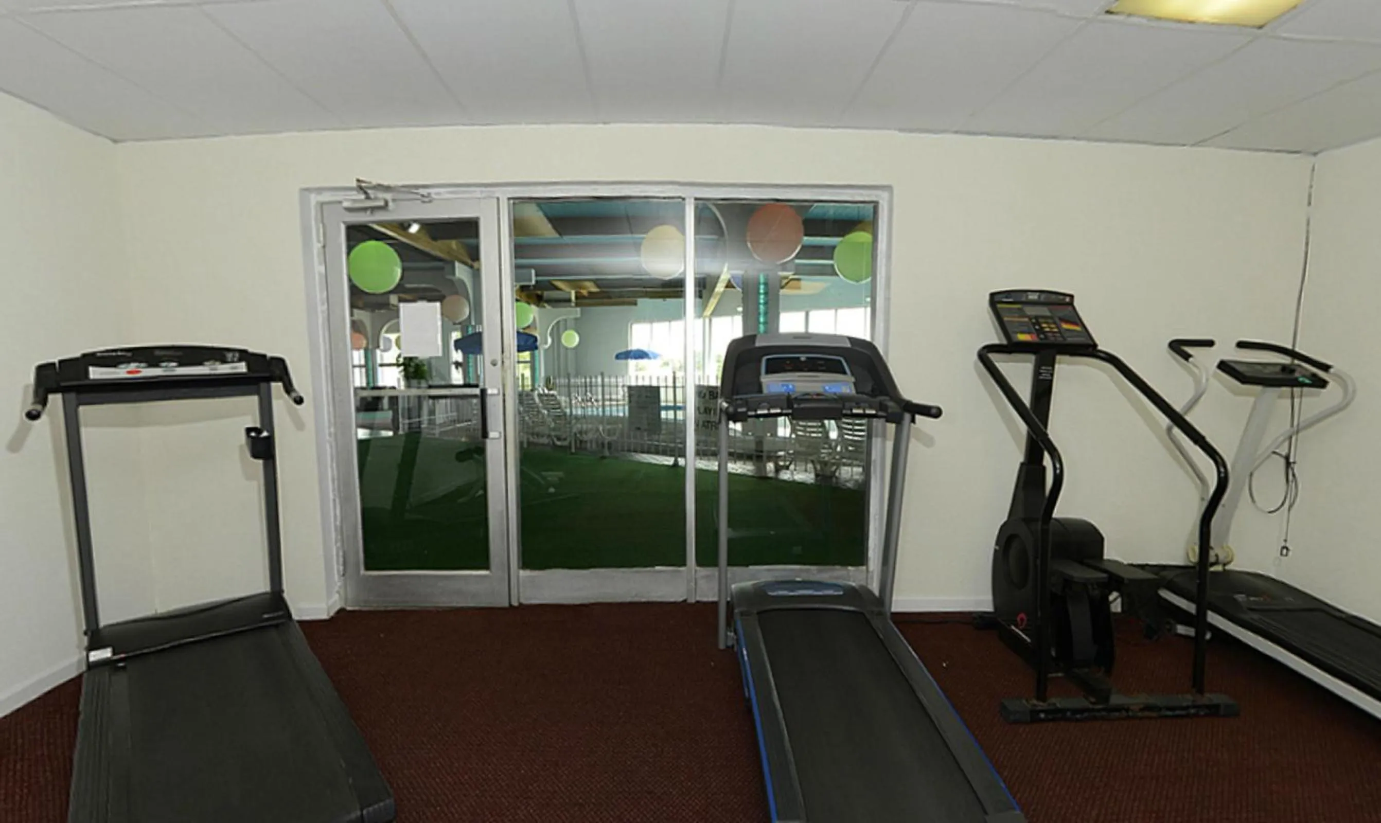 Fitness centre/facilities in Howard Johnson by Wyndham Saint Joseph Benton Harbor