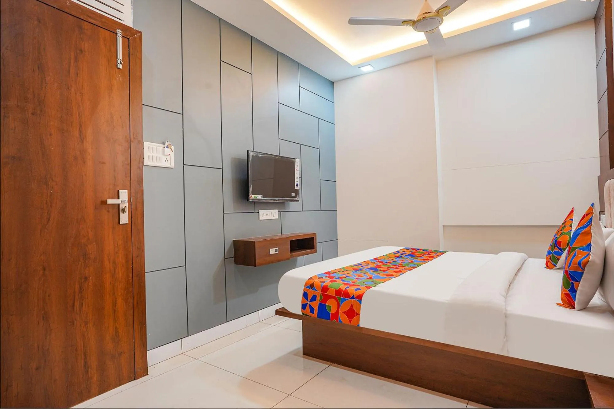 TV and multimedia, Bed in FabExpress Ritik