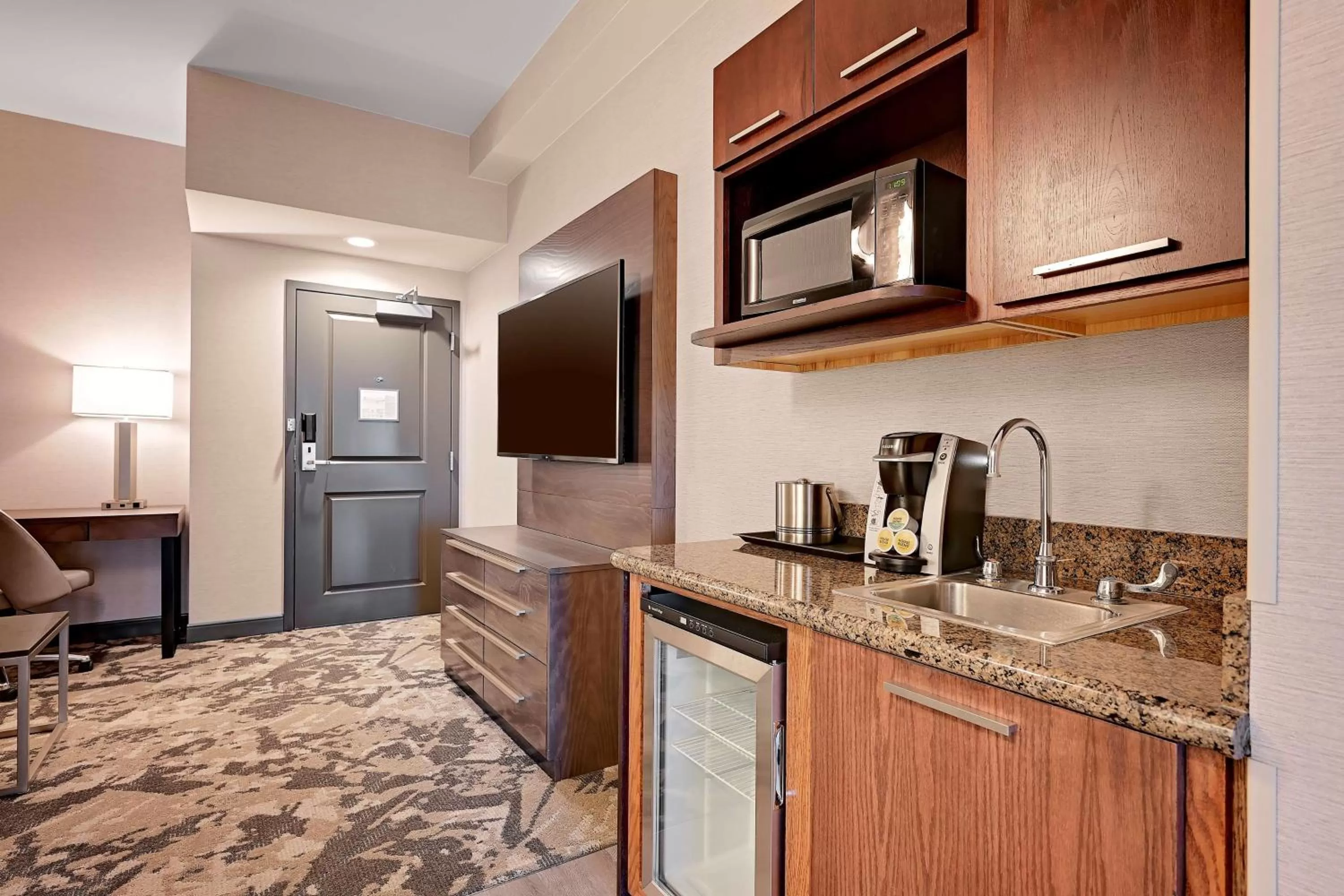 Coffee/tea facilities in DoubleTree by Hilton Denver International Airport, CO