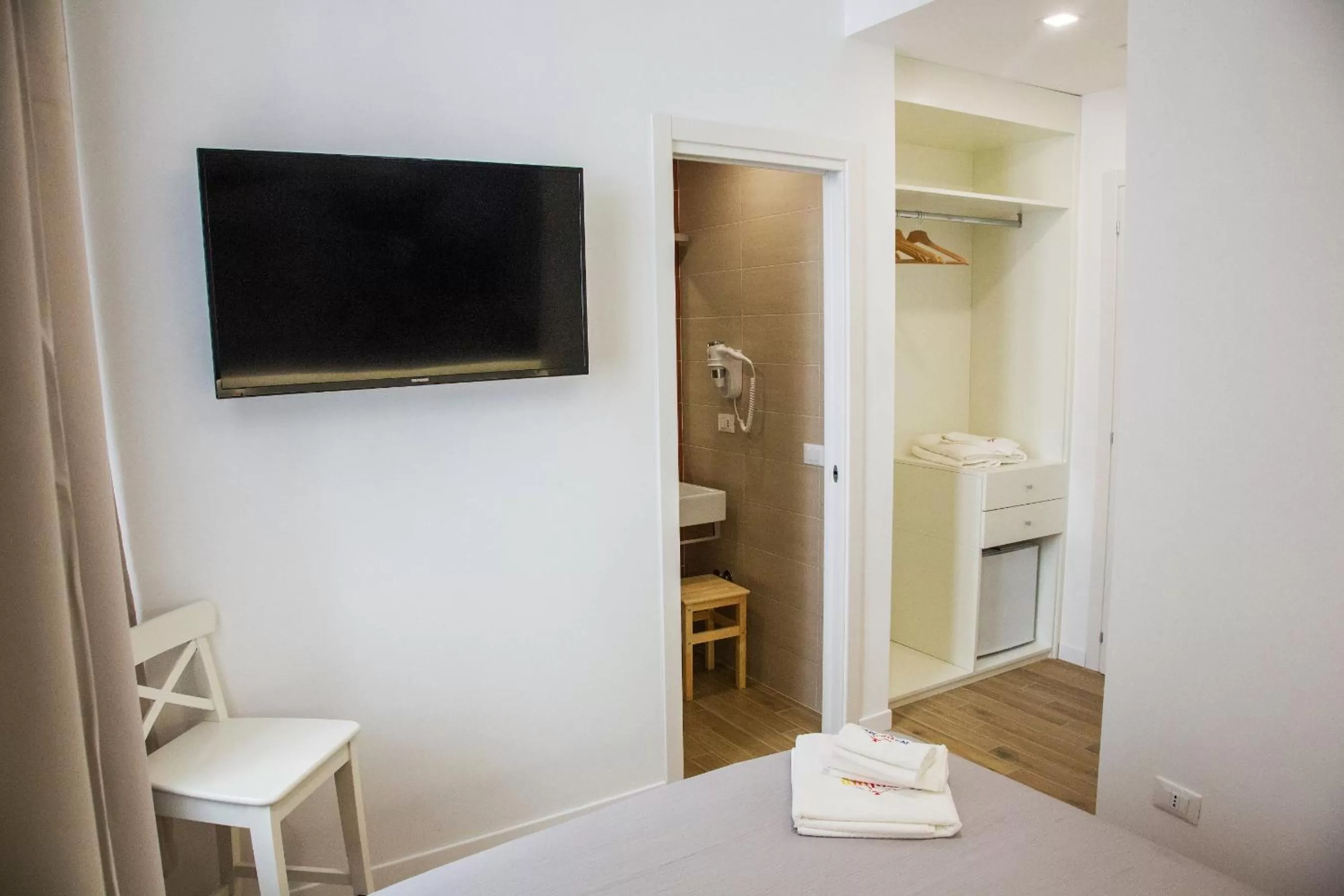 Photo of the whole room in Napolinn