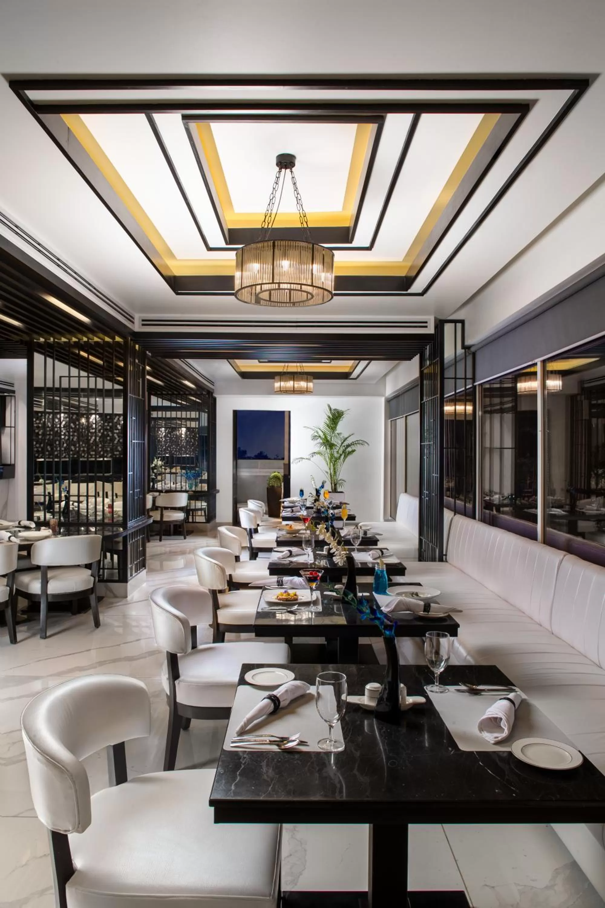 Restaurant/places to eat in Sandal Suites by Lemon Tree Hotels