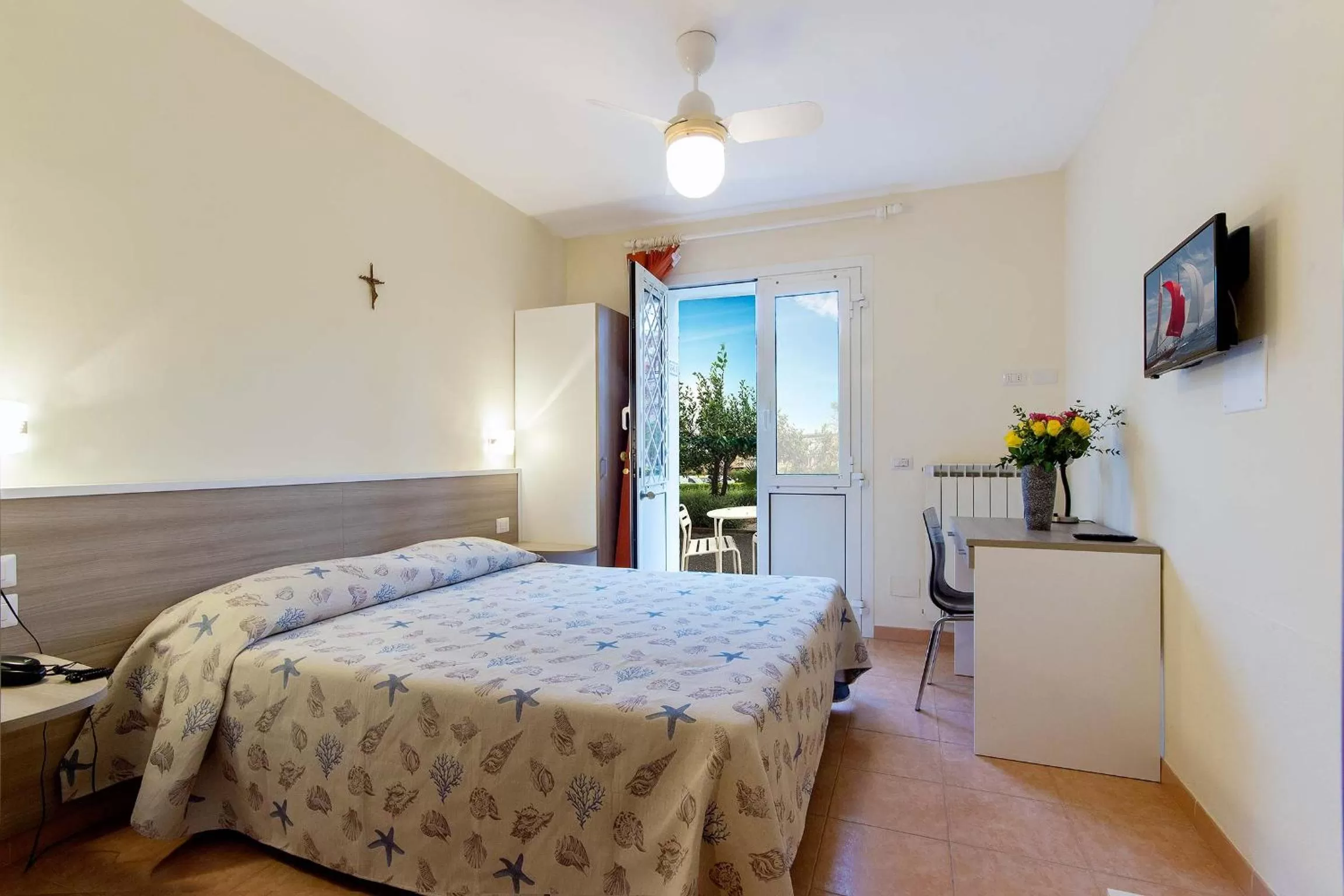 Photo of the whole room, Bed in Hotel Villa San Giuseppe