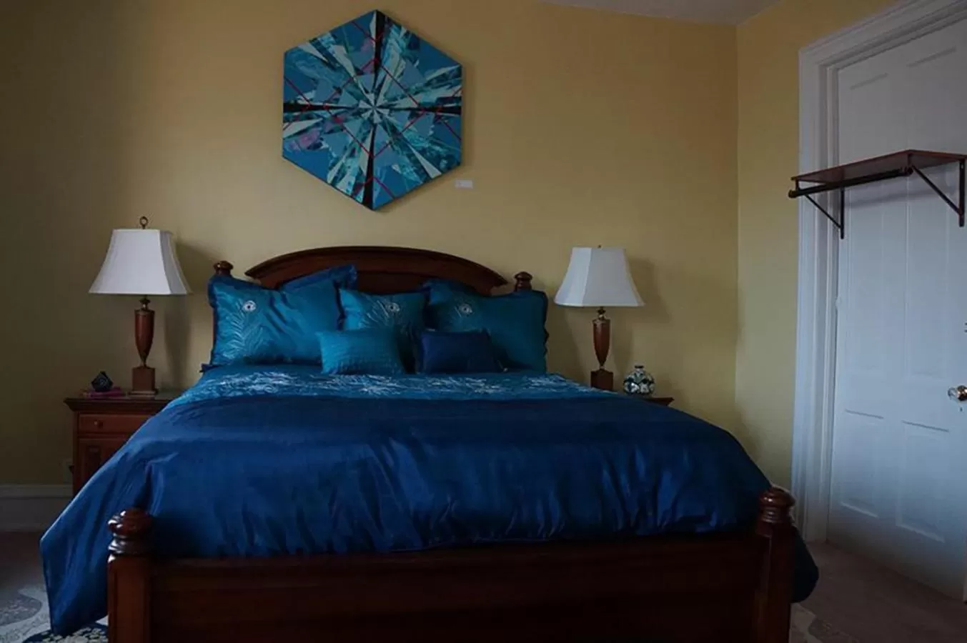 Bed in The Muse Gallery Guesthouse