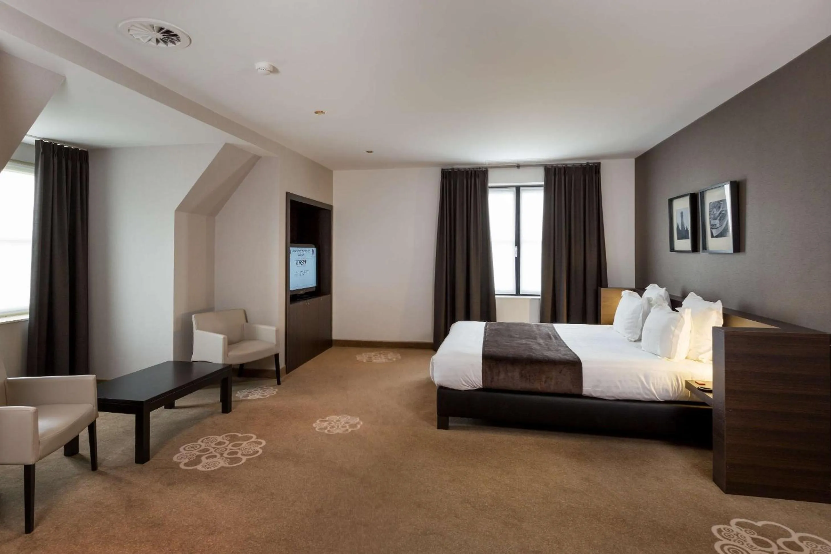 Photo of the whole room, Bed in Hotel Restaurant Weinebrugge