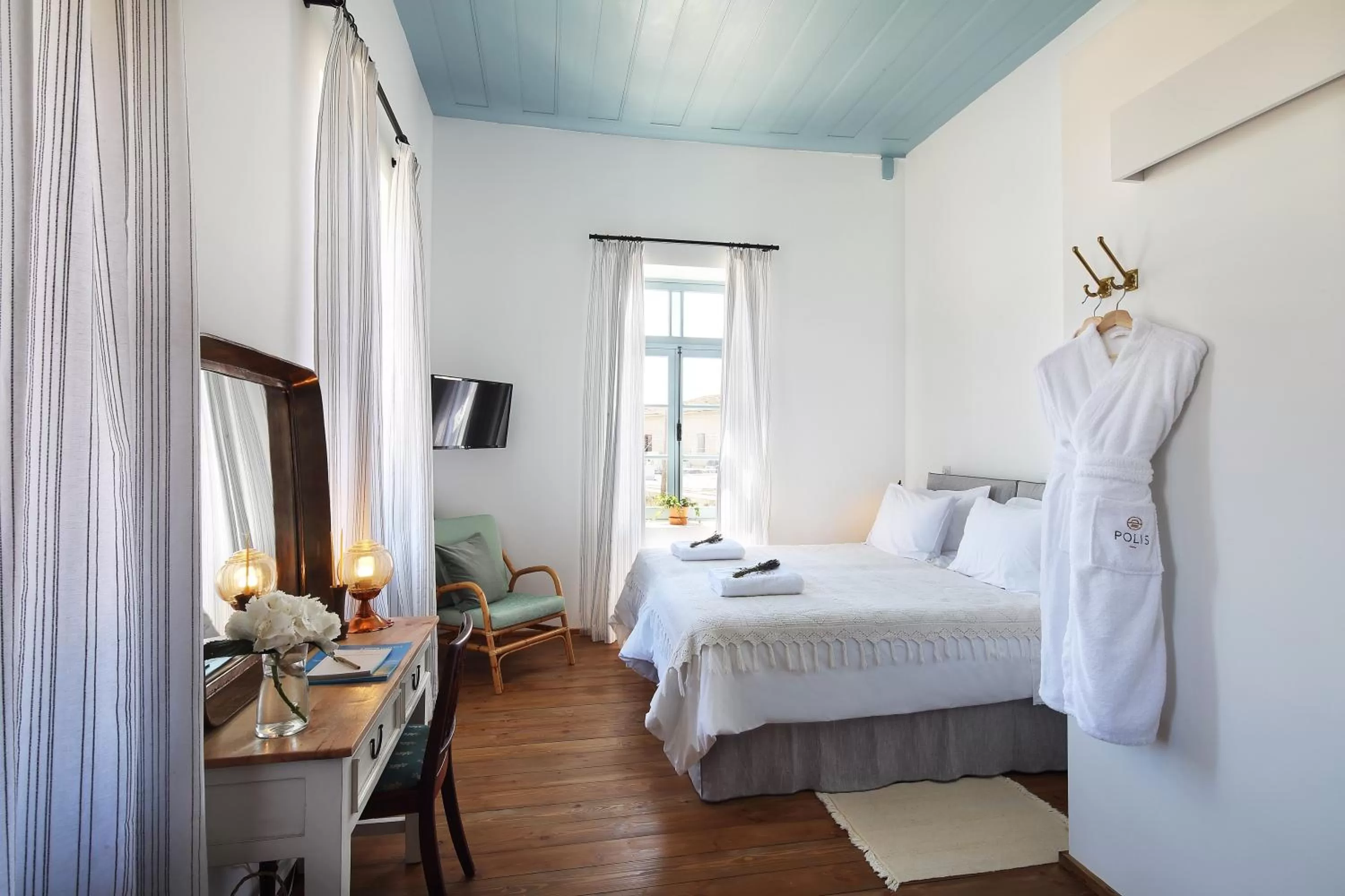 Bedroom, Bed in Polis 1907 by Louis Hotels