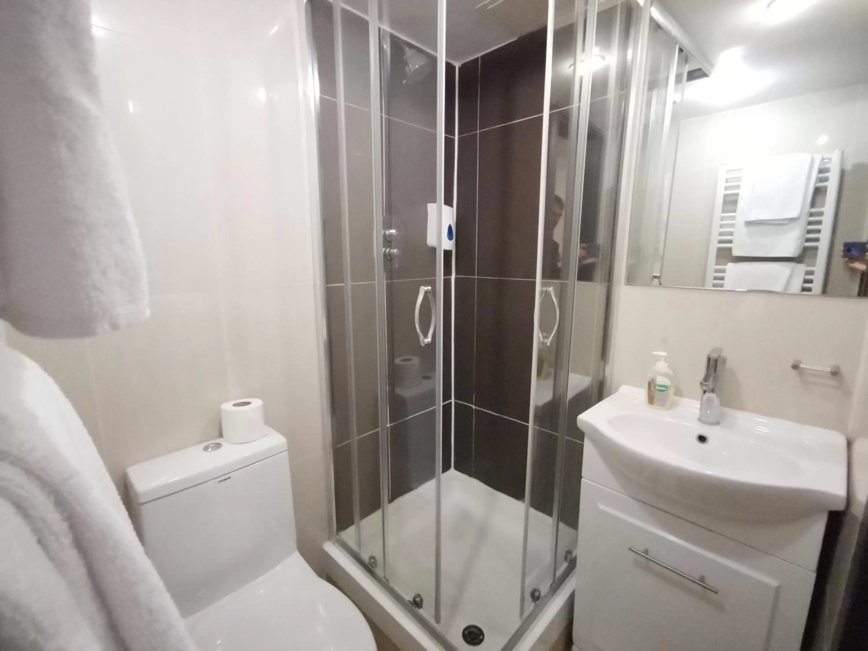 Shower in The Royale Chulan Hyde Park Hotel