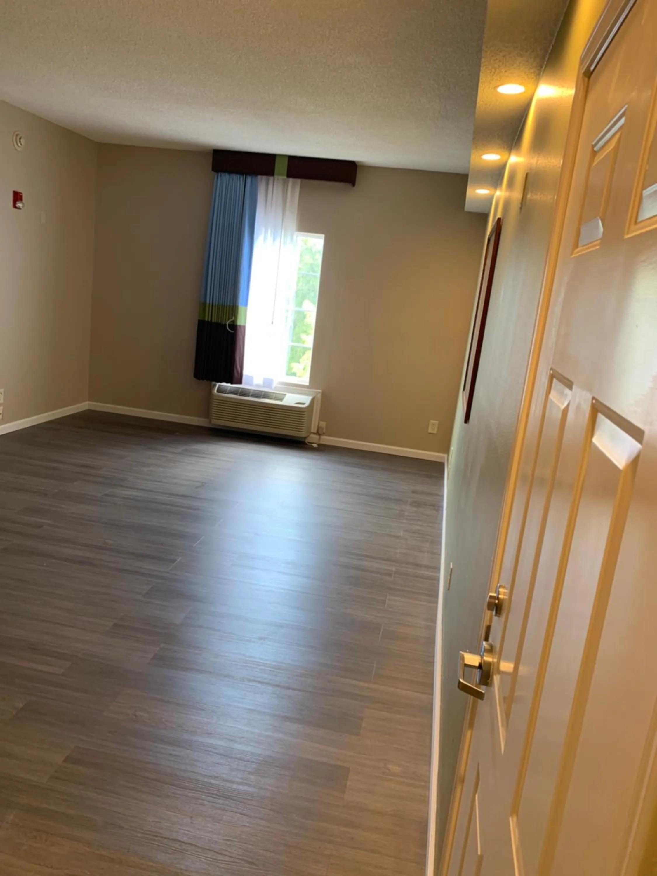 King Studio Suite - Mobility Access/Non-Smoking in Baymont by Wyndham Ormond Beach
