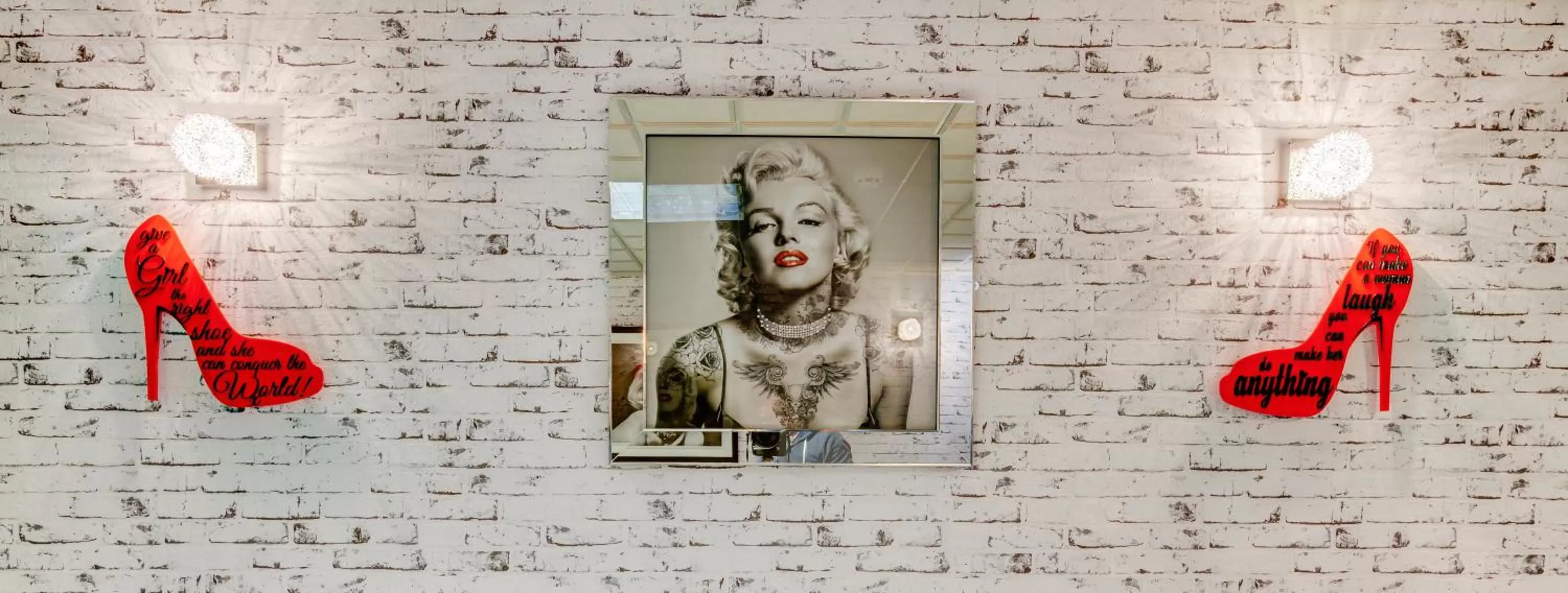 Restaurant/places to eat in The Sandringham Court Hotel & Sports Bar-Groups Welcome here-High Speed Wi-Fi