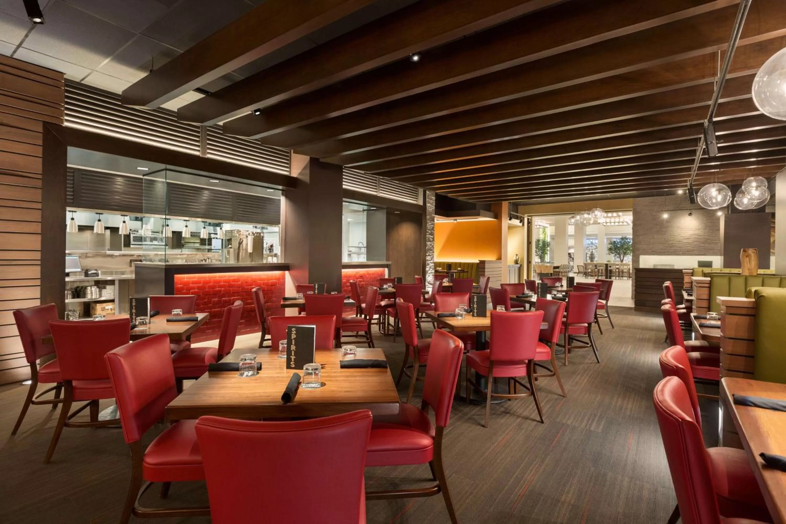 Restaurant/places to eat in Embassy Suites By Hilton Denton Convention Center