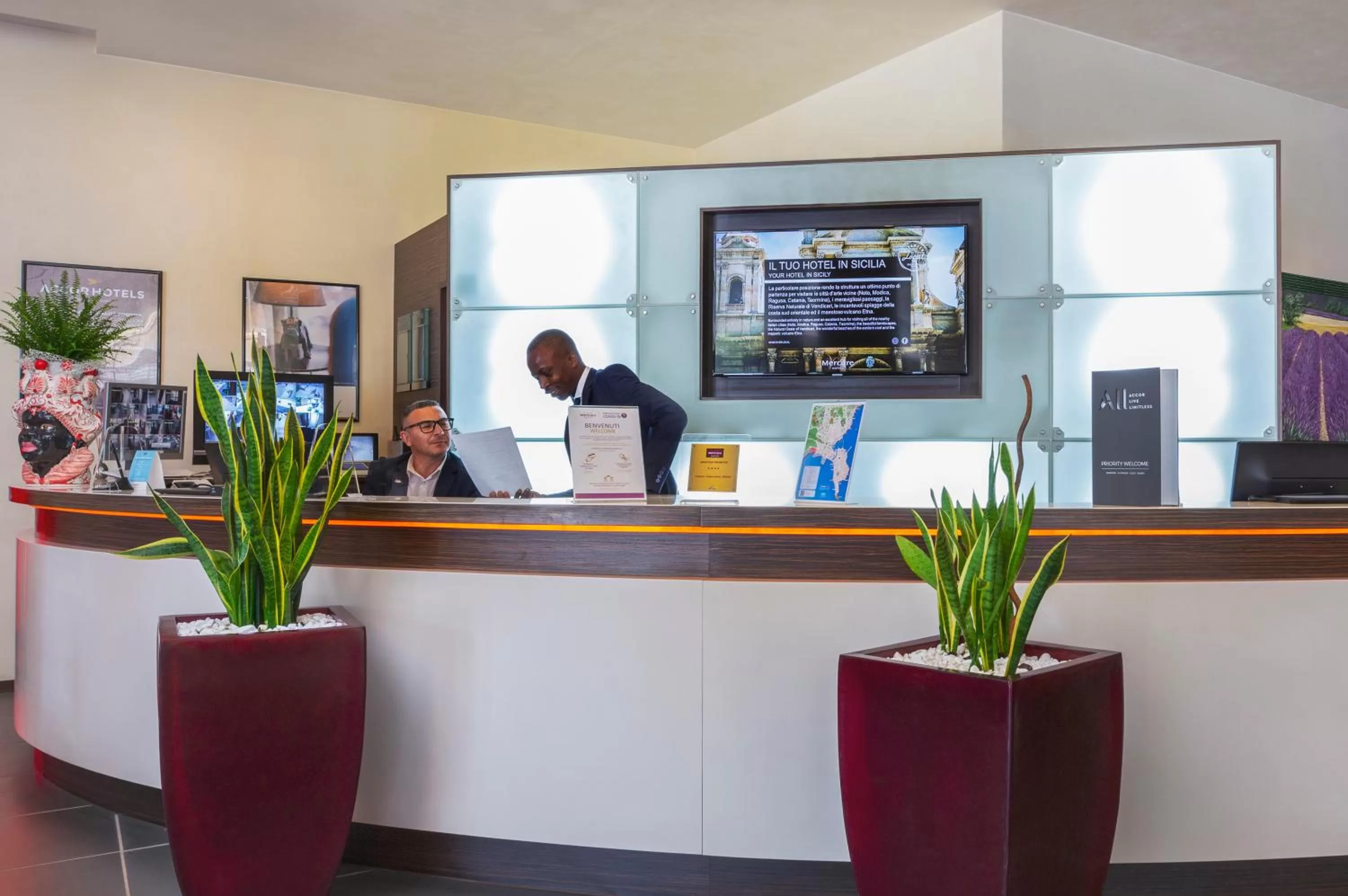 People in Hotel Mercure Siracusa