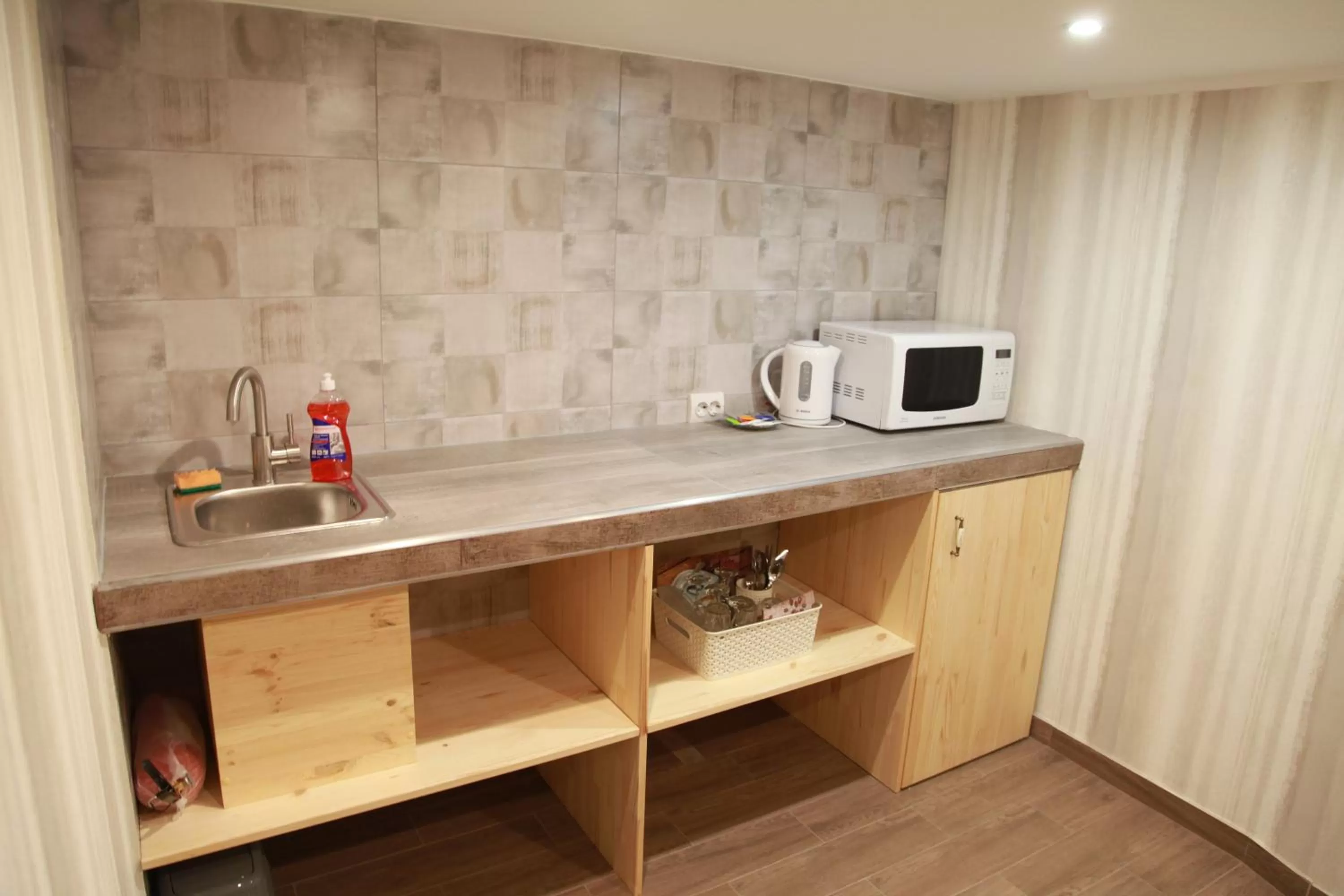 WINE & ROSE BOUTIQUE HOTEL