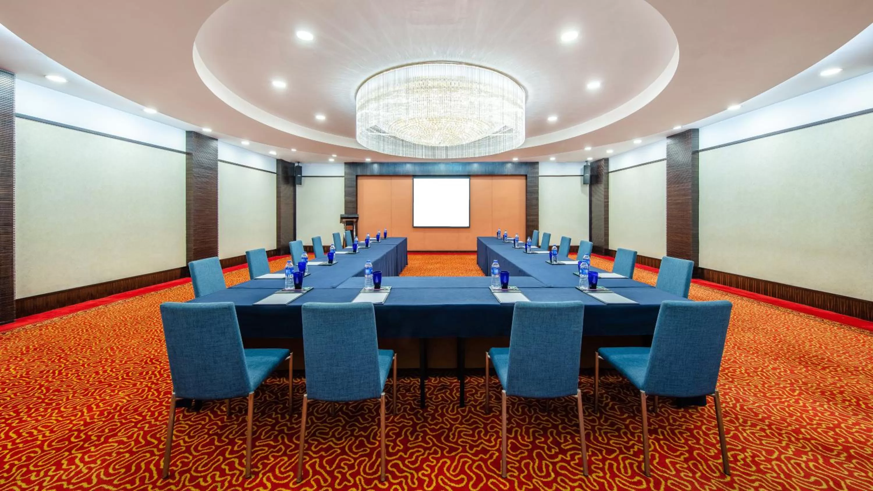Meeting/conference room in Crowne Plaza Foshan by IHG