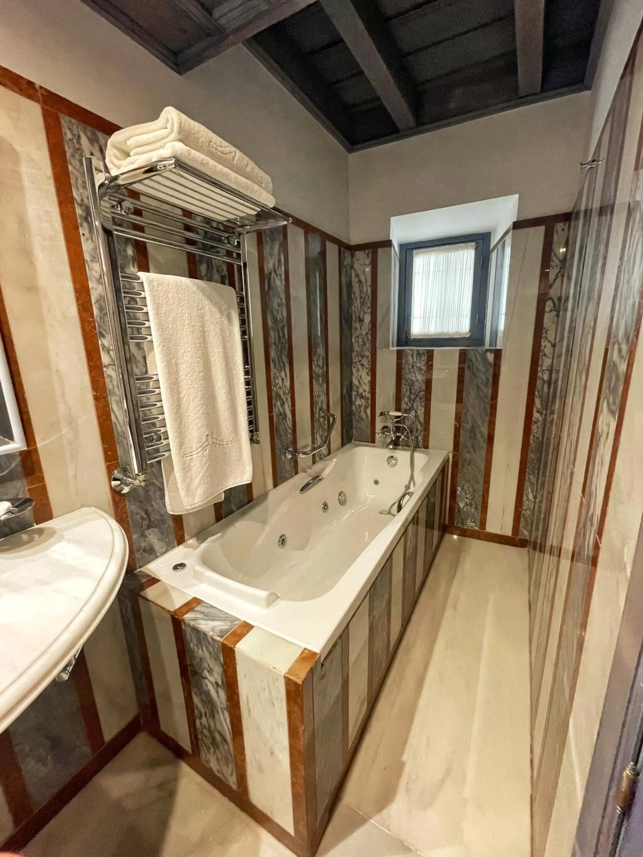 Bathroom in Las Casas de la Judería de Córdoba