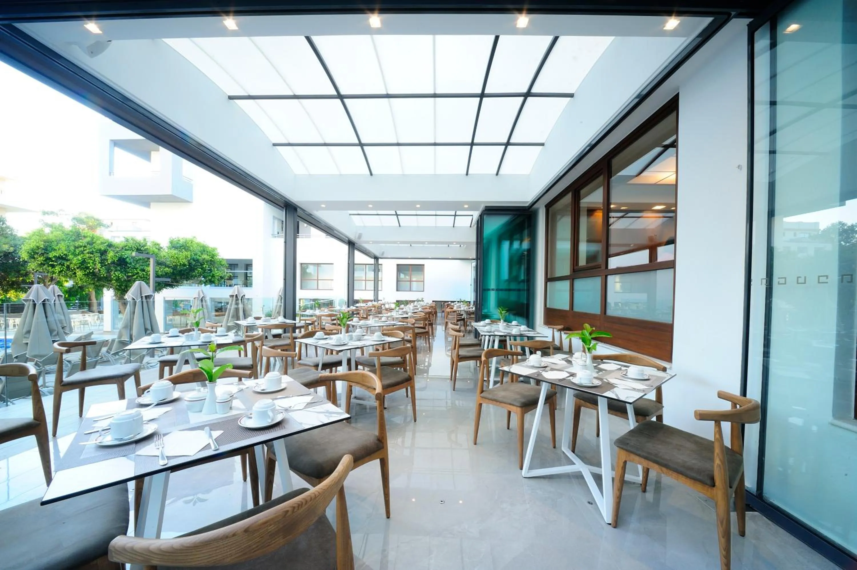 Restaurant/places to eat in Atrium Ambiance Hotel