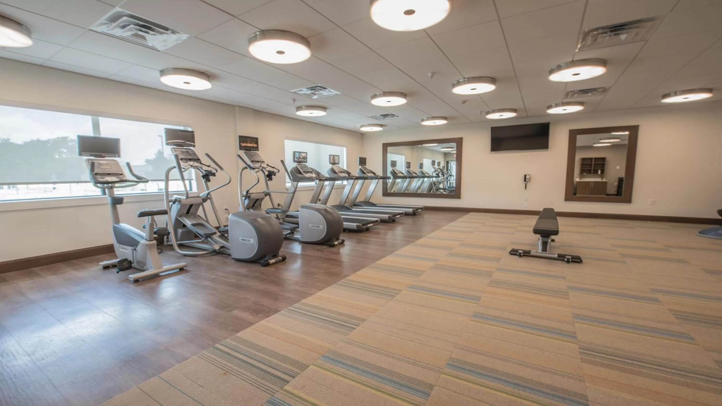 Fitness centre/facilities in Holiday Inn Express & Suites - Dripping Springs - Austin Area by IHG
