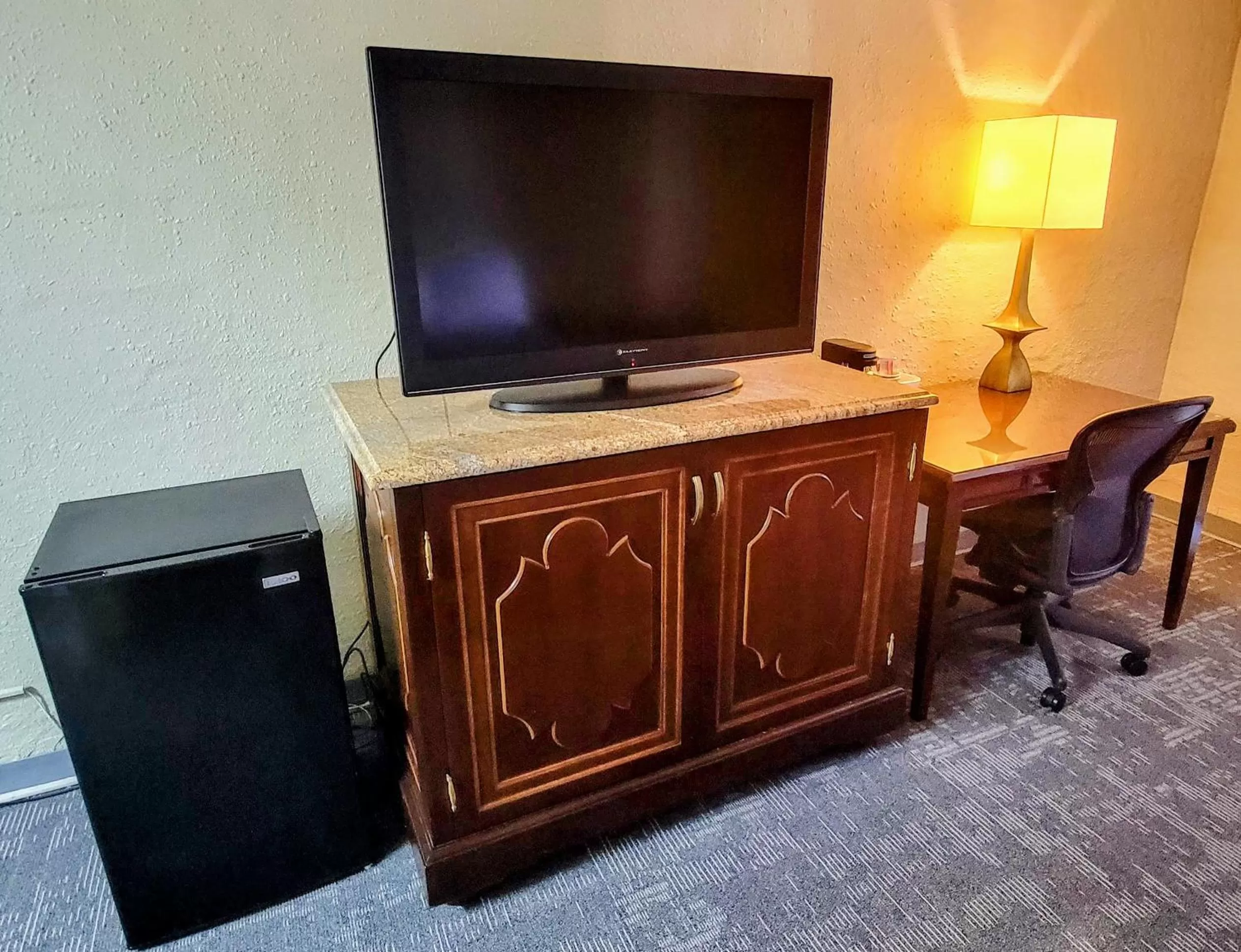 TV and multimedia in Queen City Inn