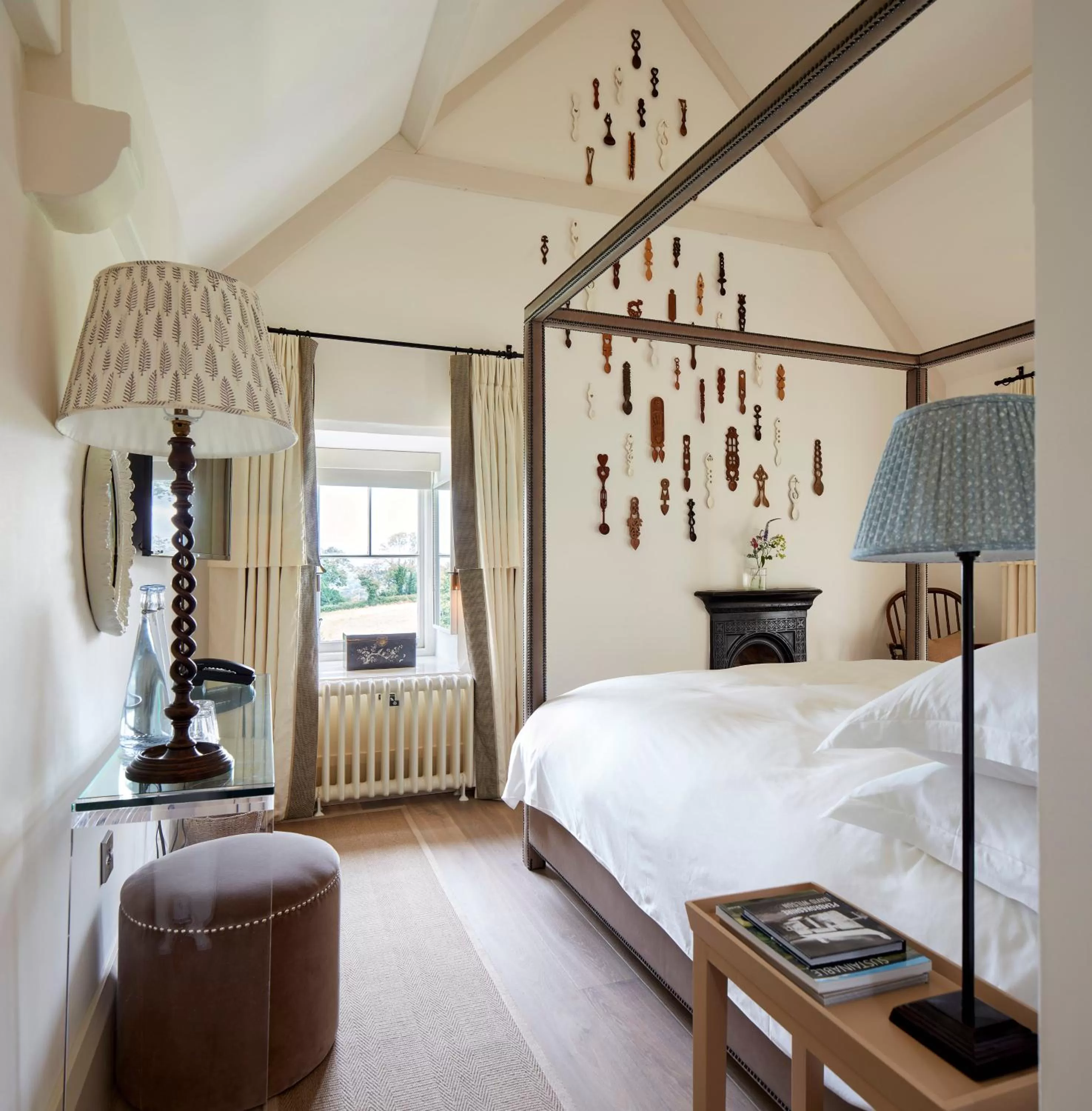 Photo of the whole room, Bed in Grove of Narberth