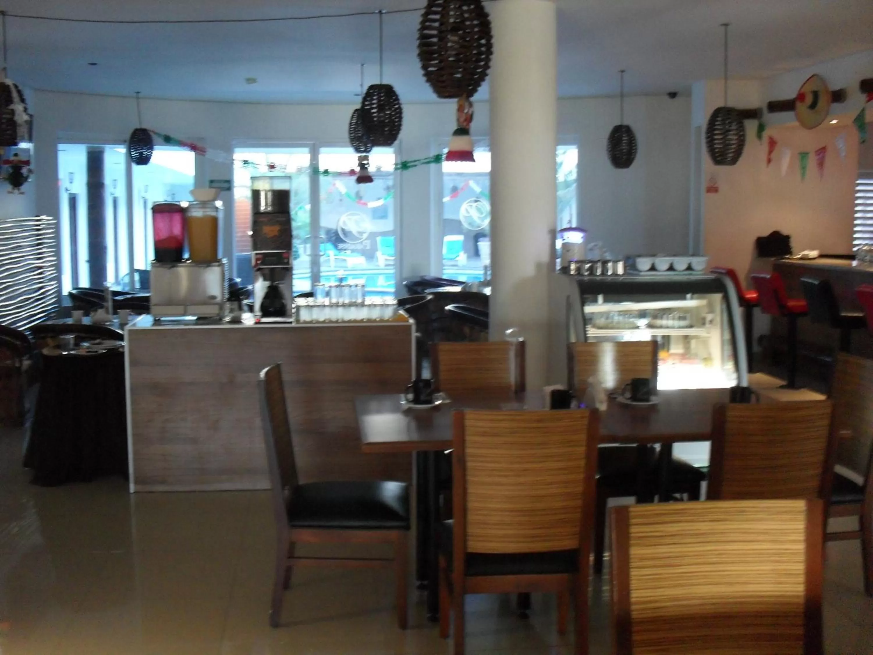 Restaurant/places to eat in Hotel Maioris La Paz