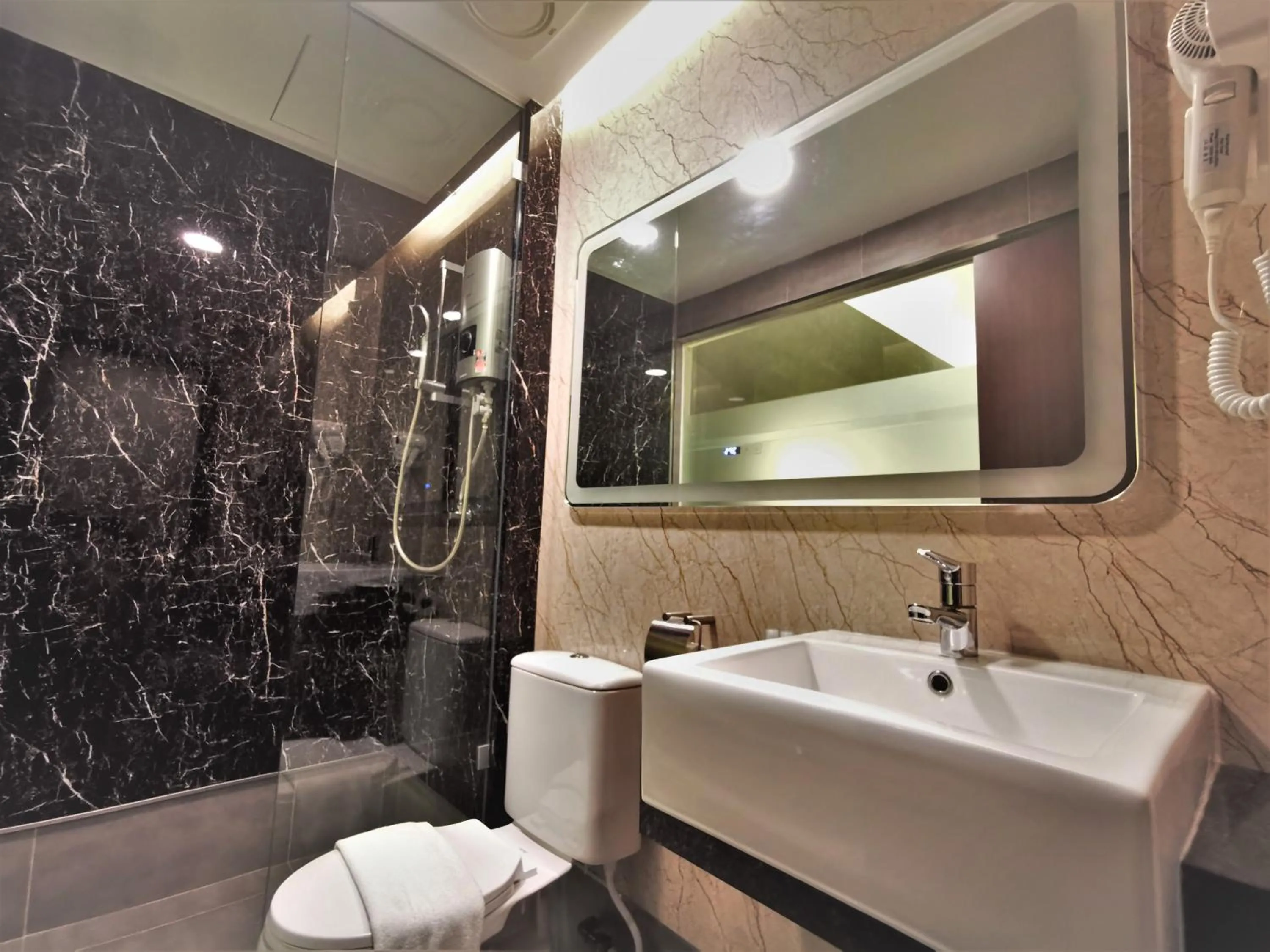 Shower in Prestigo Hotel - Johor Bharu