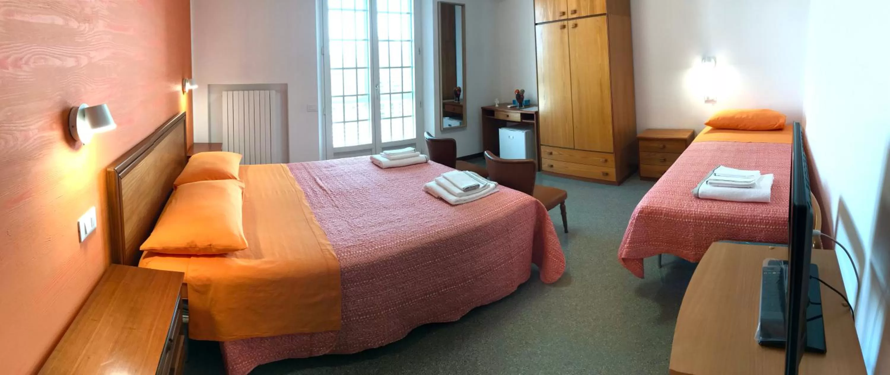 Bedroom, Bed in OAK TREE 114 BnB