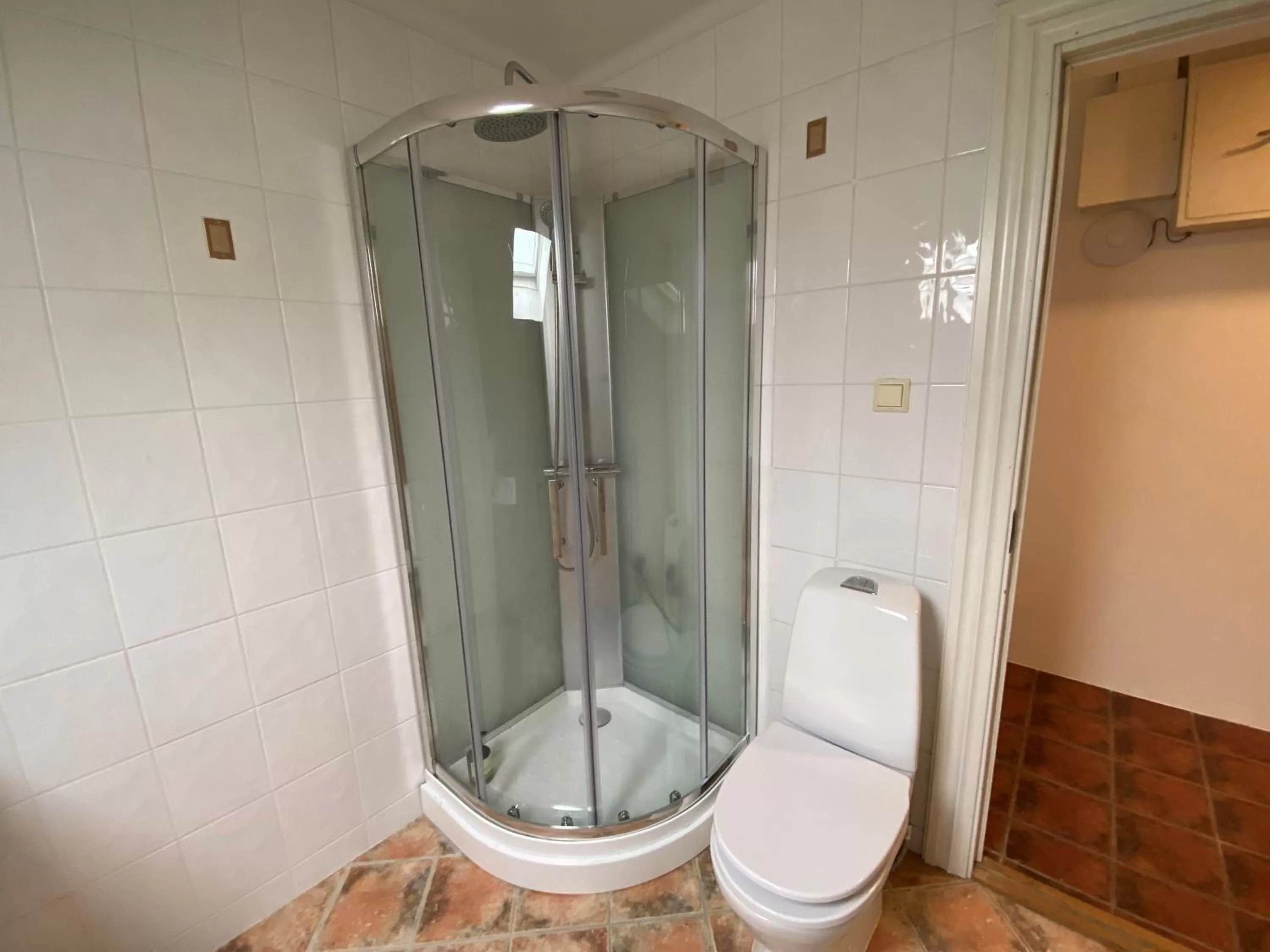 Shower in Day Dream Vesturgata 17 Reykjavik