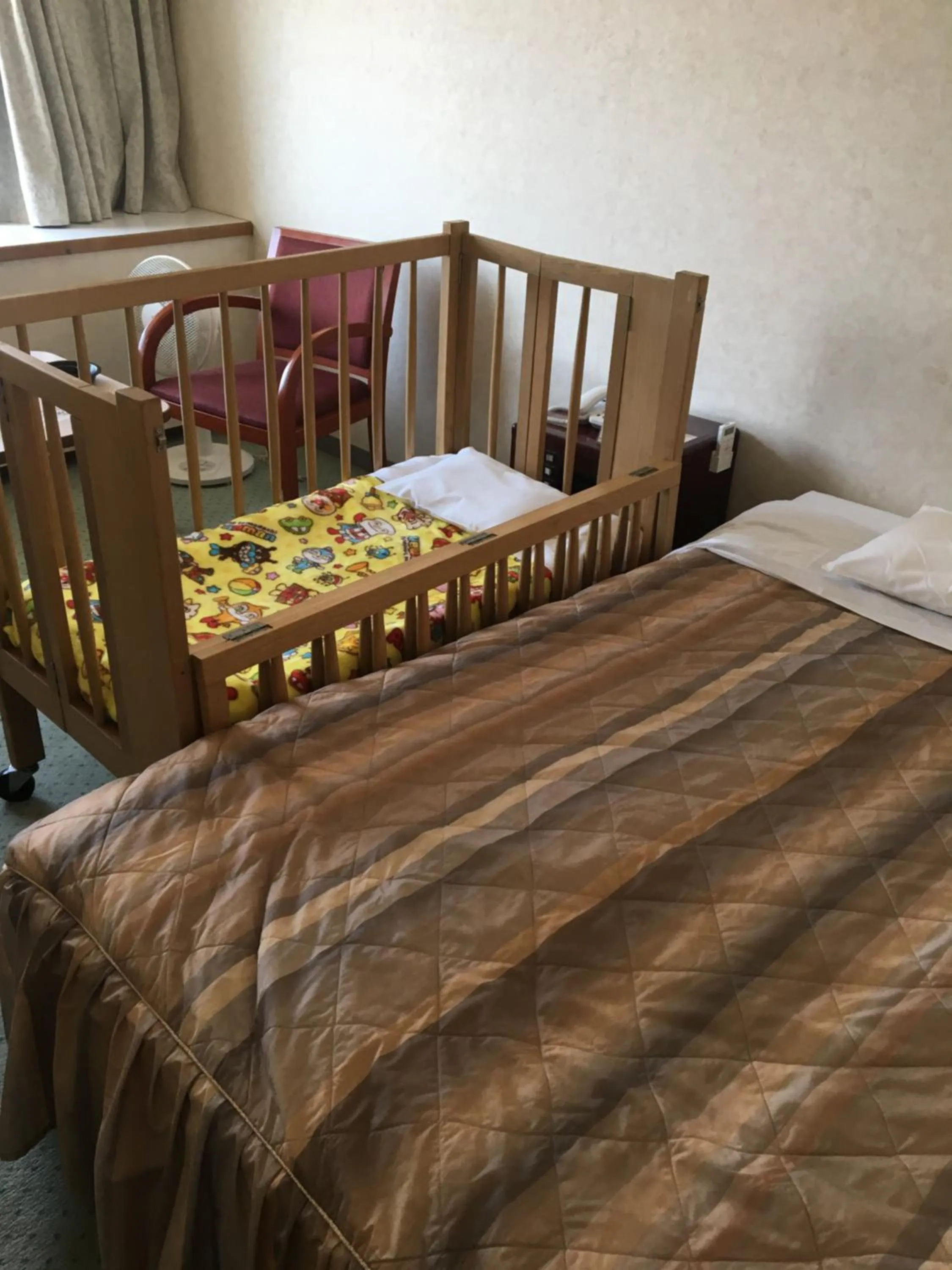 cot in Narita Airport Rest House