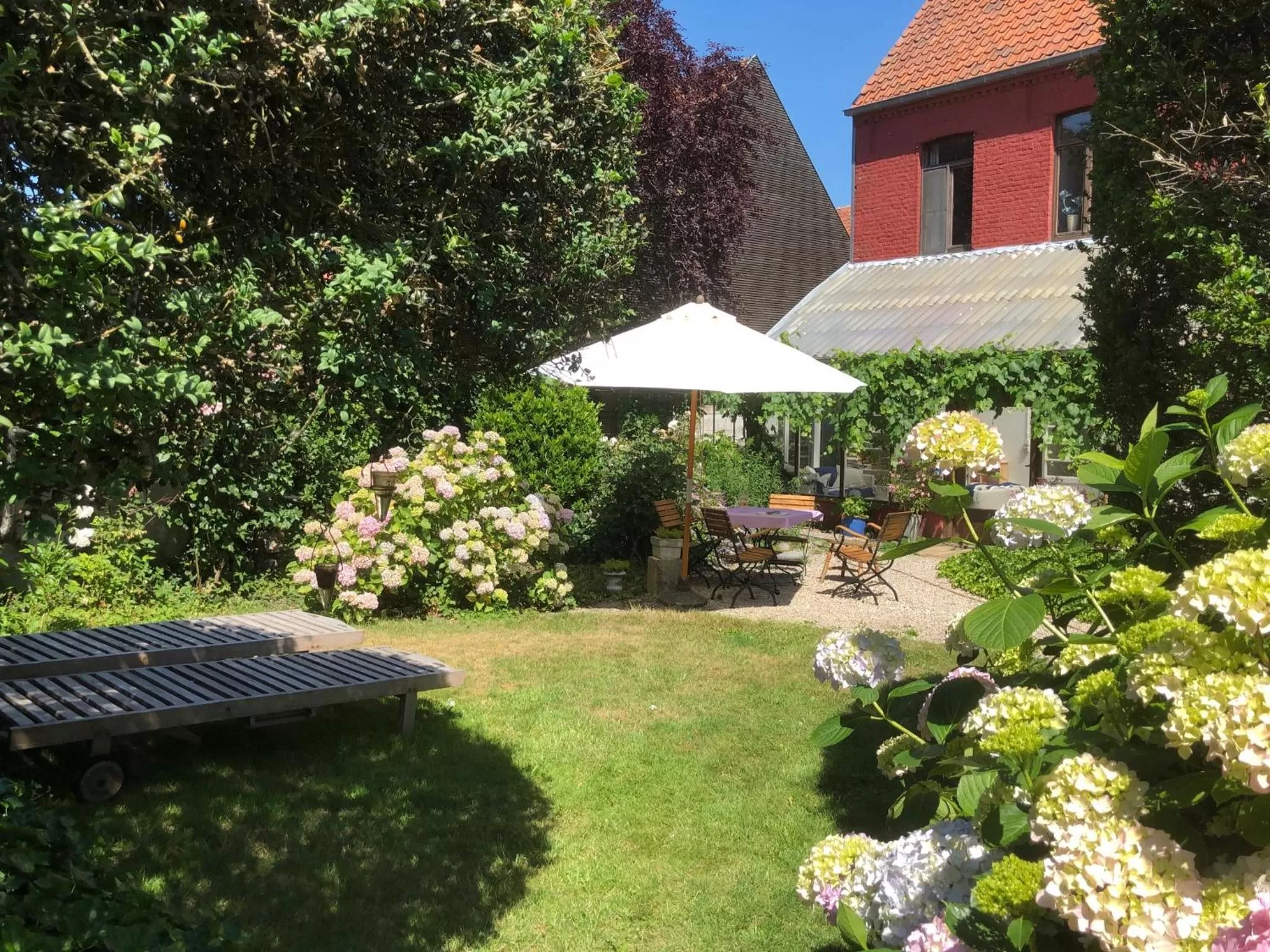 Garden in Beaux Temps b&b