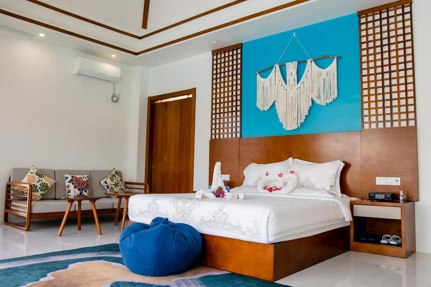 Bed in Amphitrite Resort