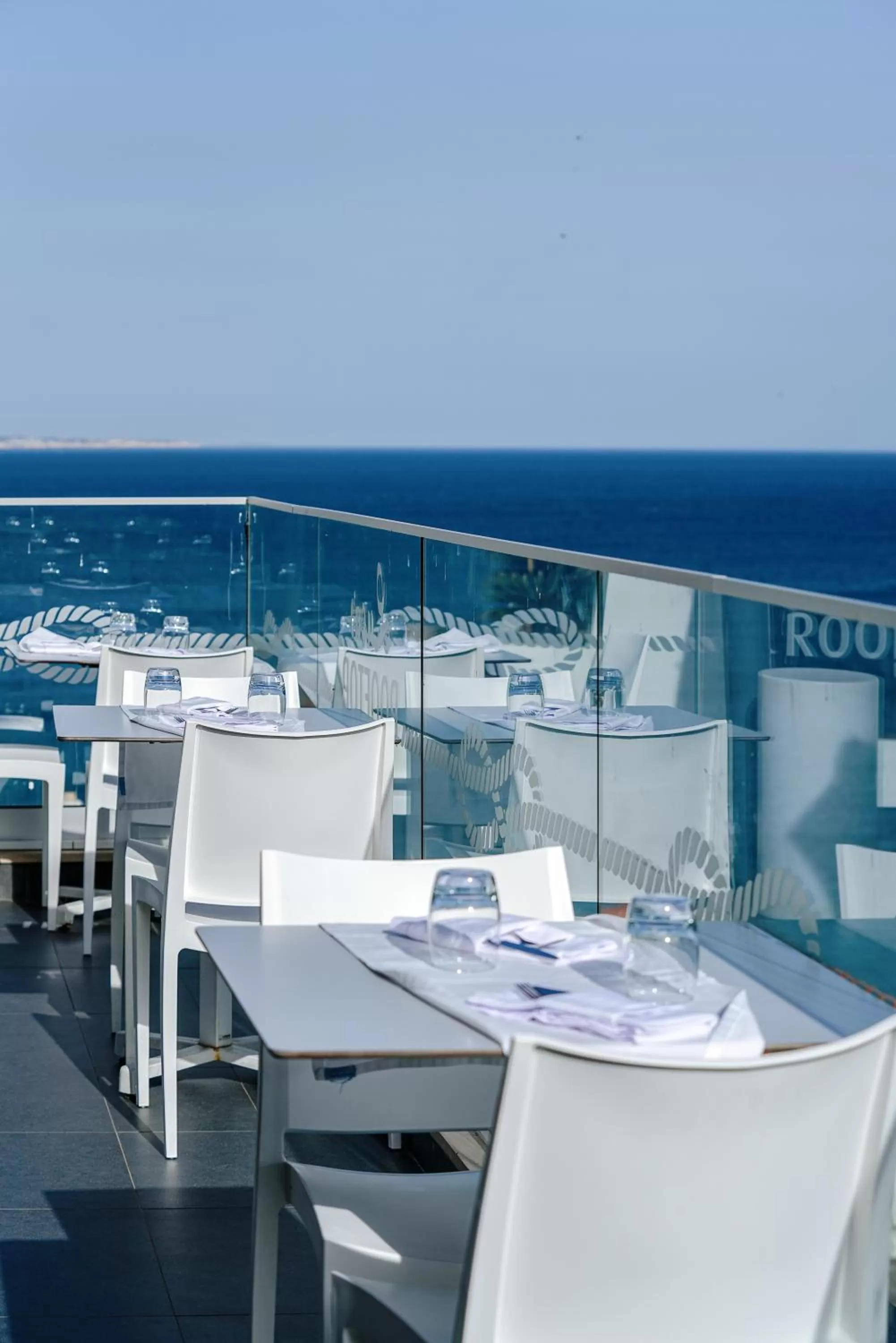 Restaurant/places to eat in Carvi Beach Hotel