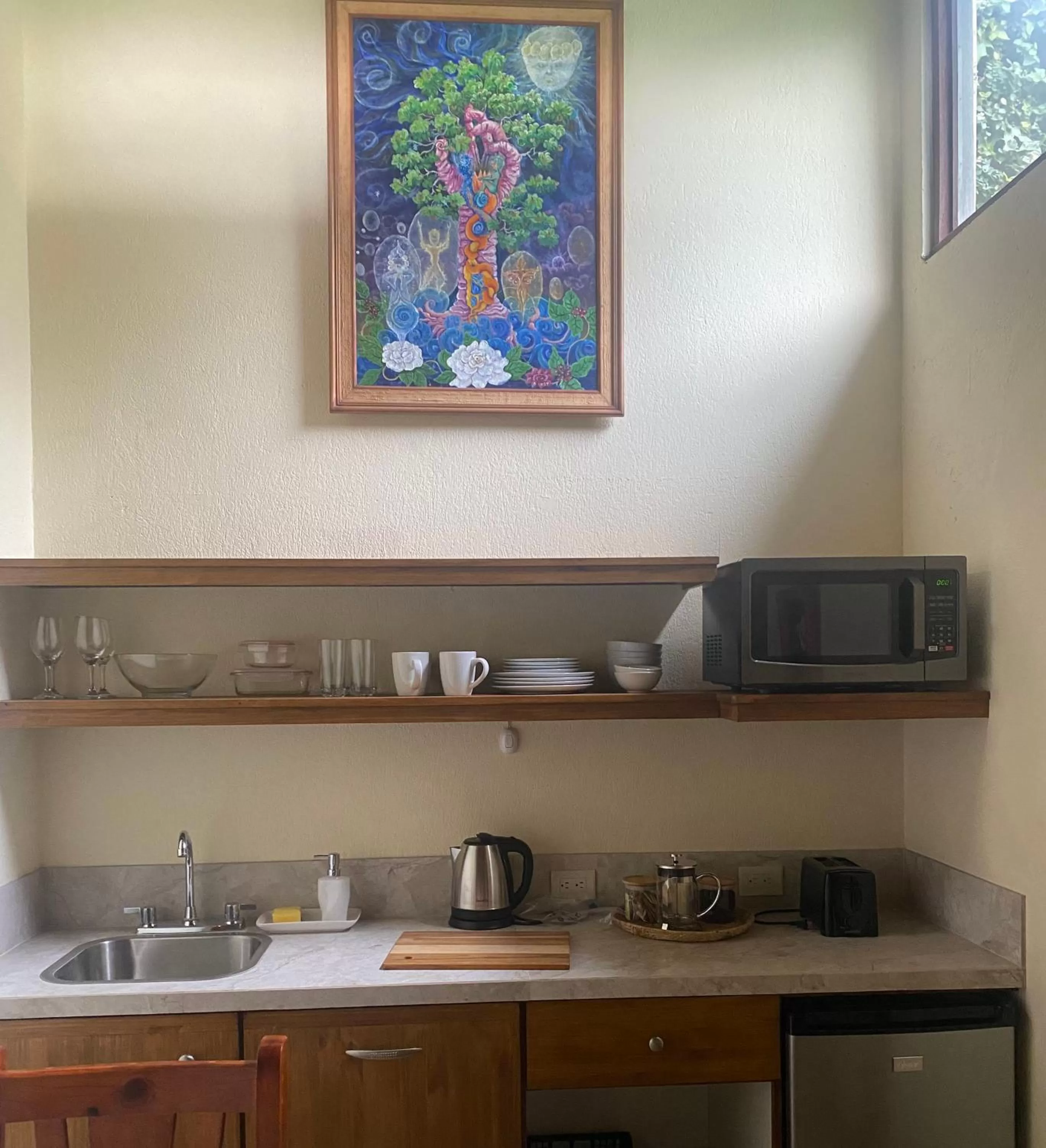 Coffee/tea facilities, Kitchen/Kitchenette in Tierra Magica B&B and Art Studio