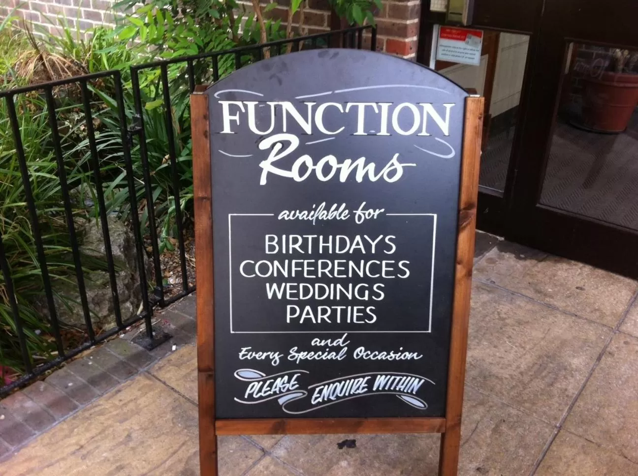 Logo/Certificate/Sign in Farmhouse Innlodge by Greene King Inns