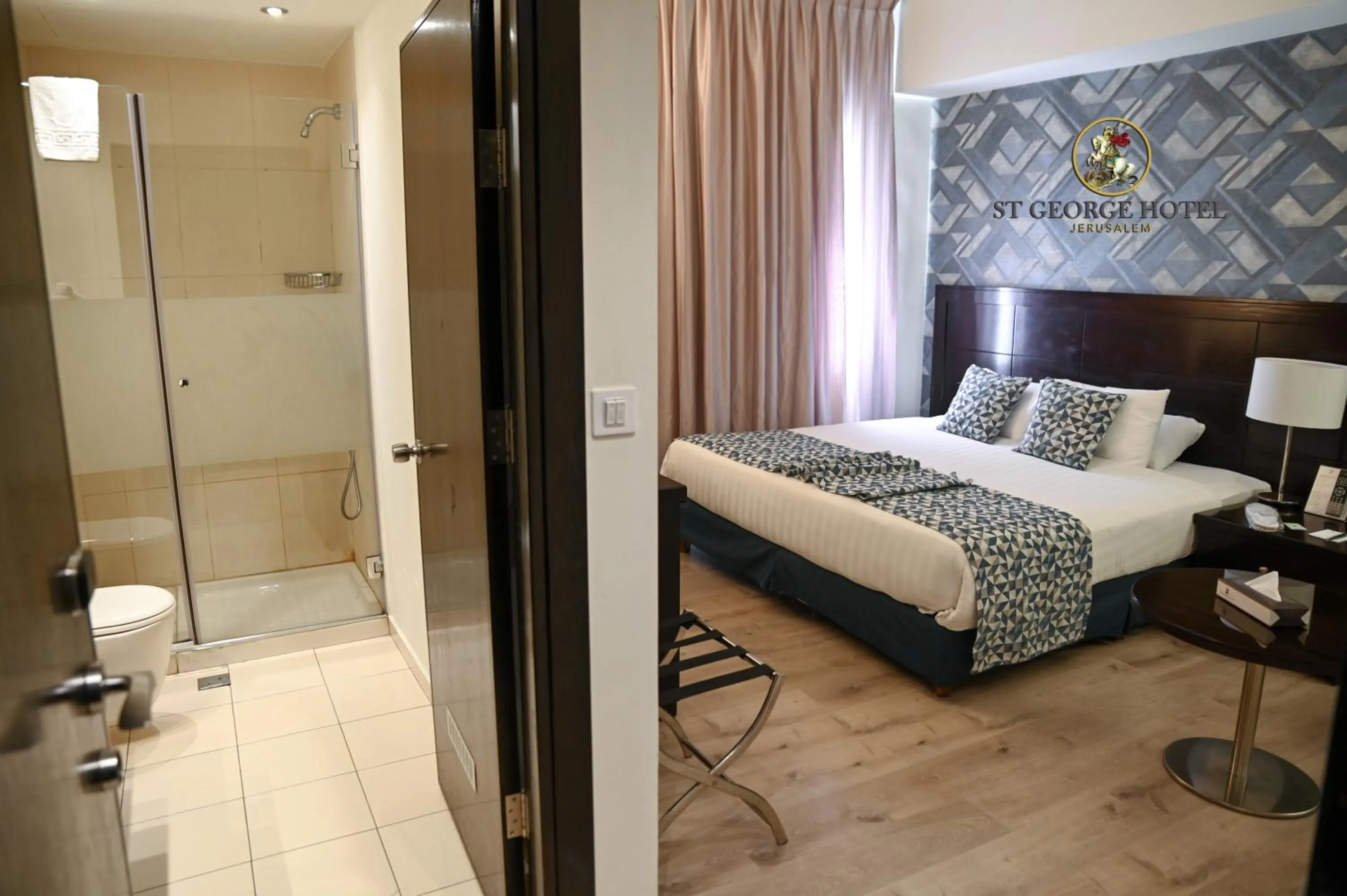 Bed in St. George Hotel