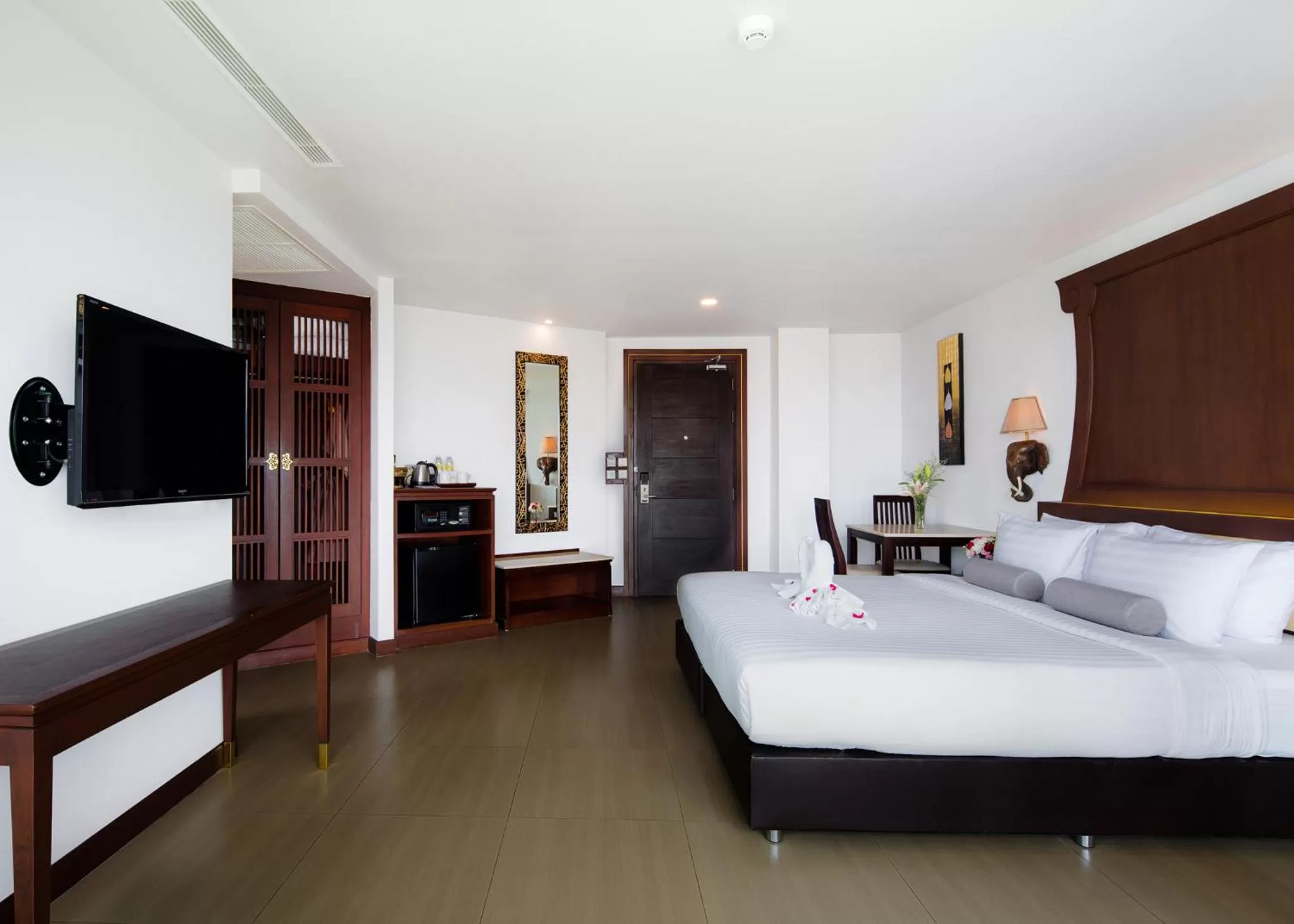 Bedroom, Bed in Aiyara Grand Hotel