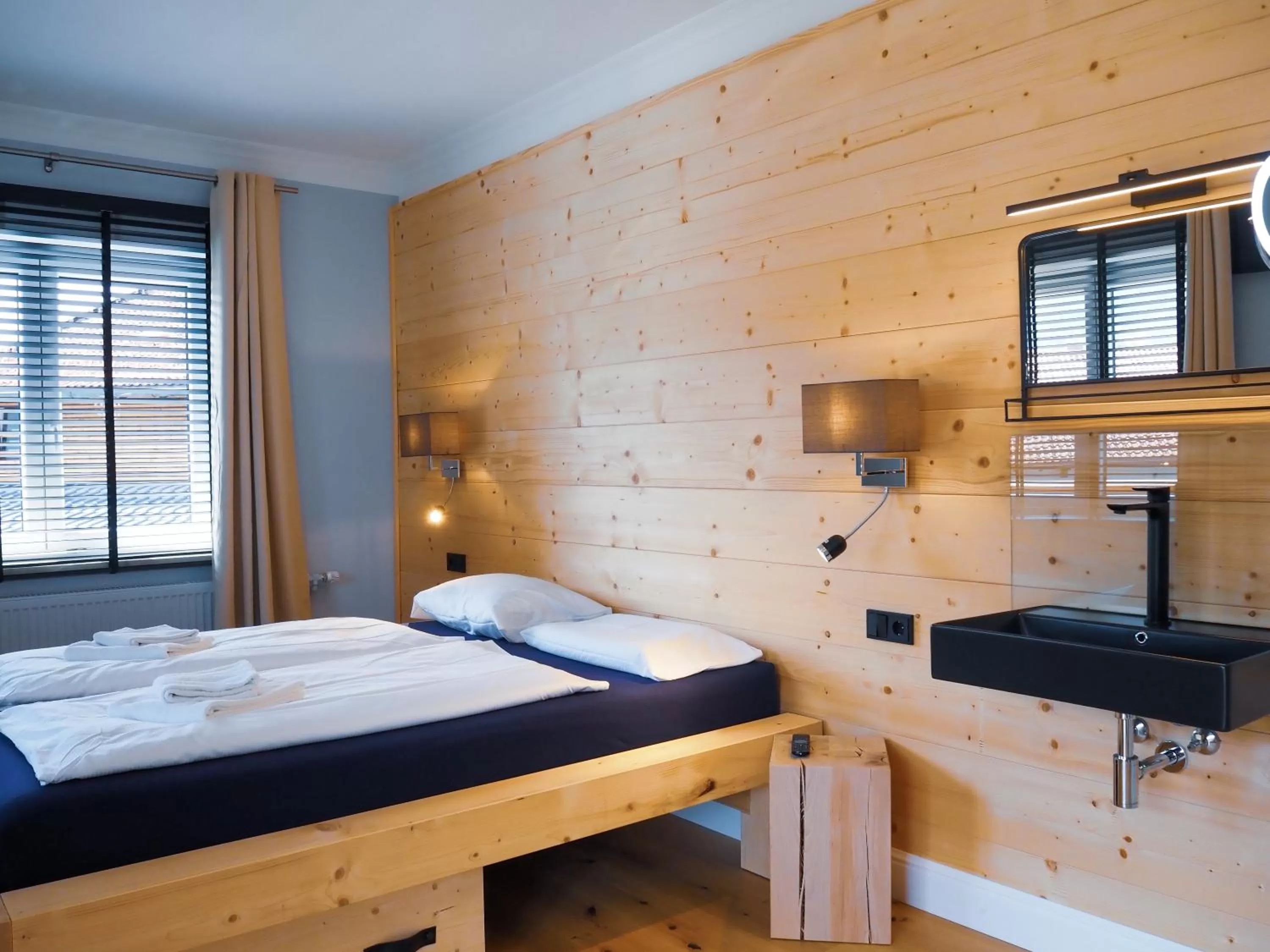 Bedroom, Bed in Sauna & Whirlpool - ALPENLIEBE APARTments