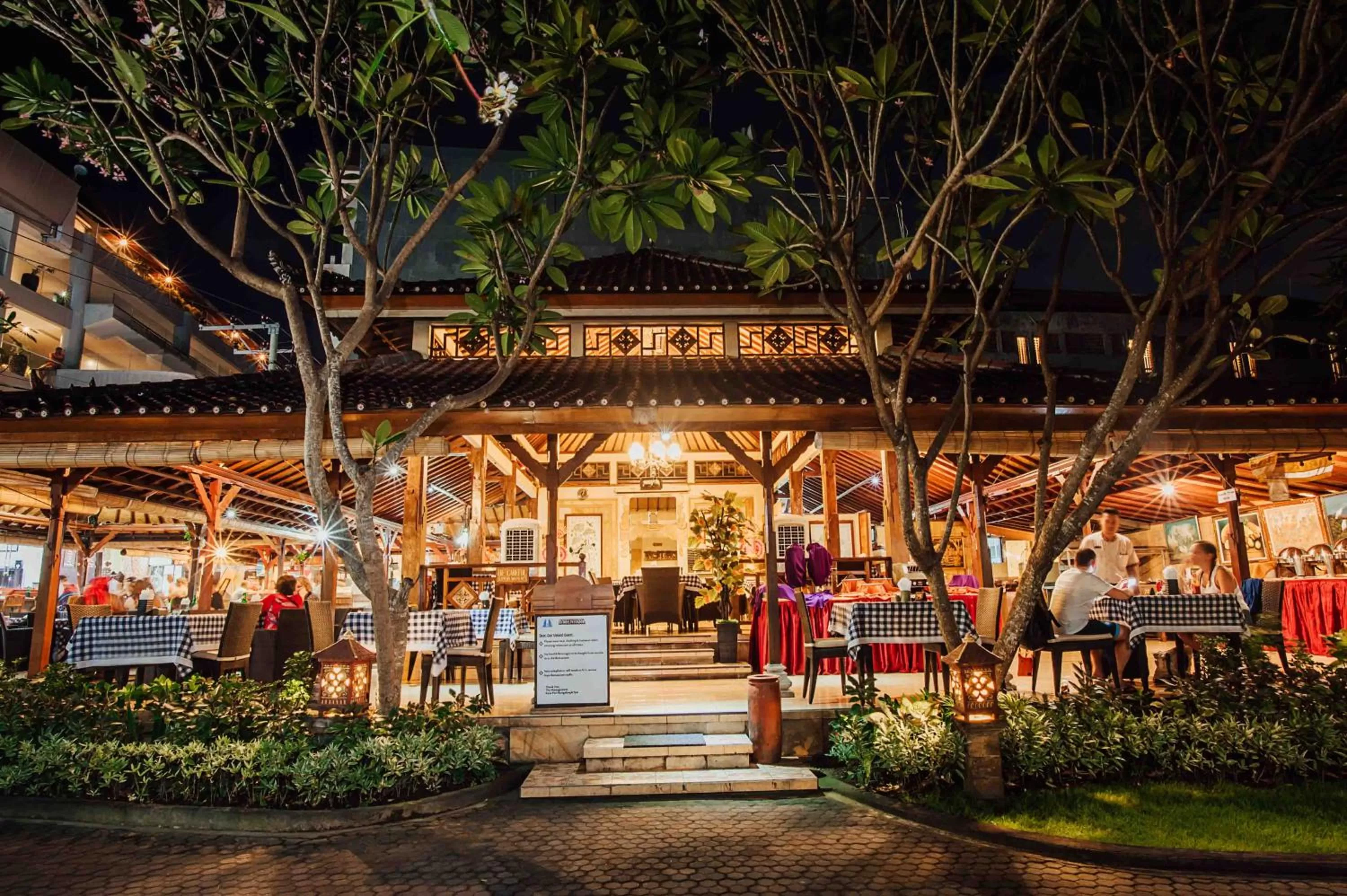 Restaurant/places to eat in Kuta Puri Bungalows, Villas and Resort