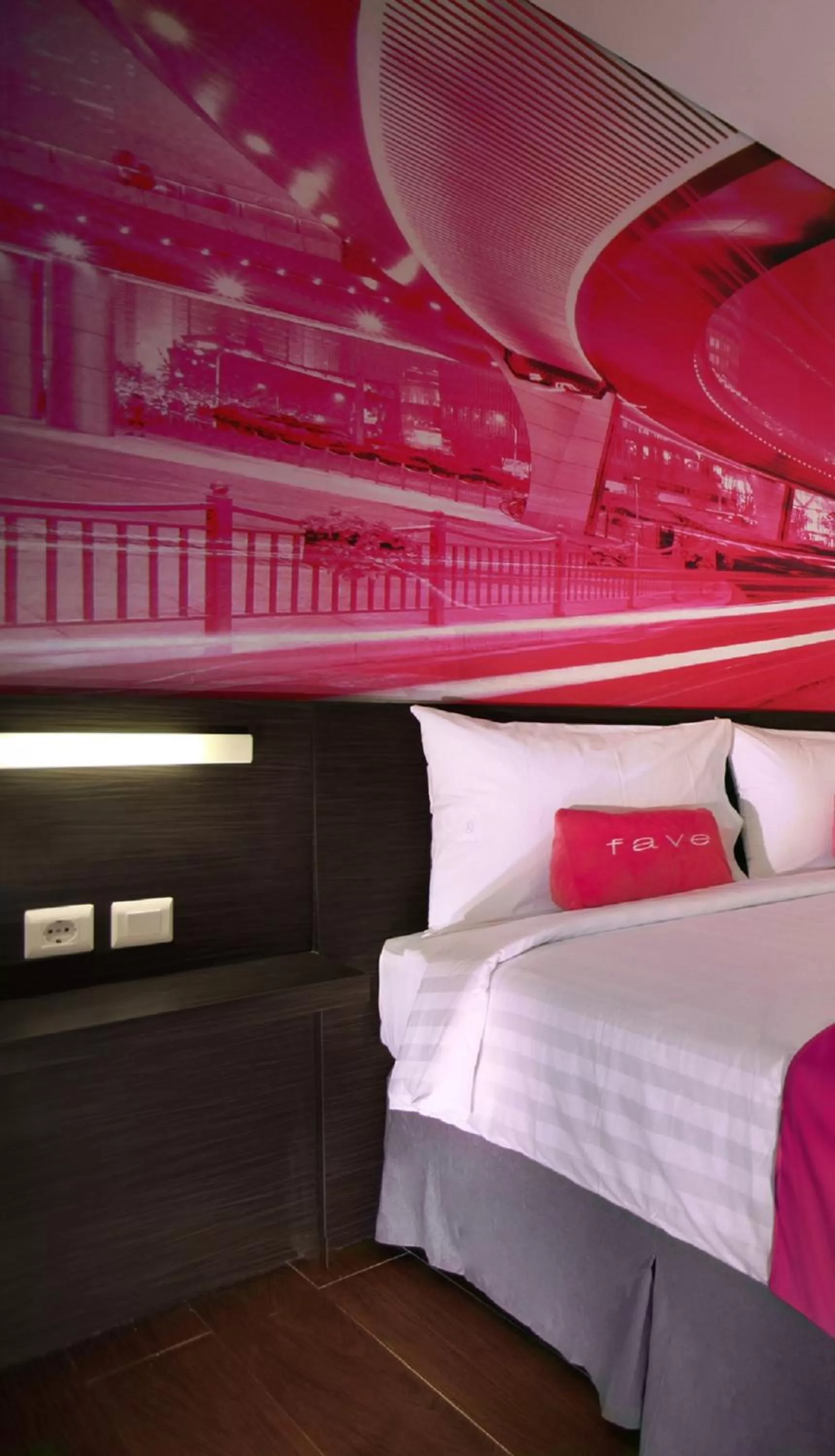 Bed in favehotel Graha Agung Surabaya