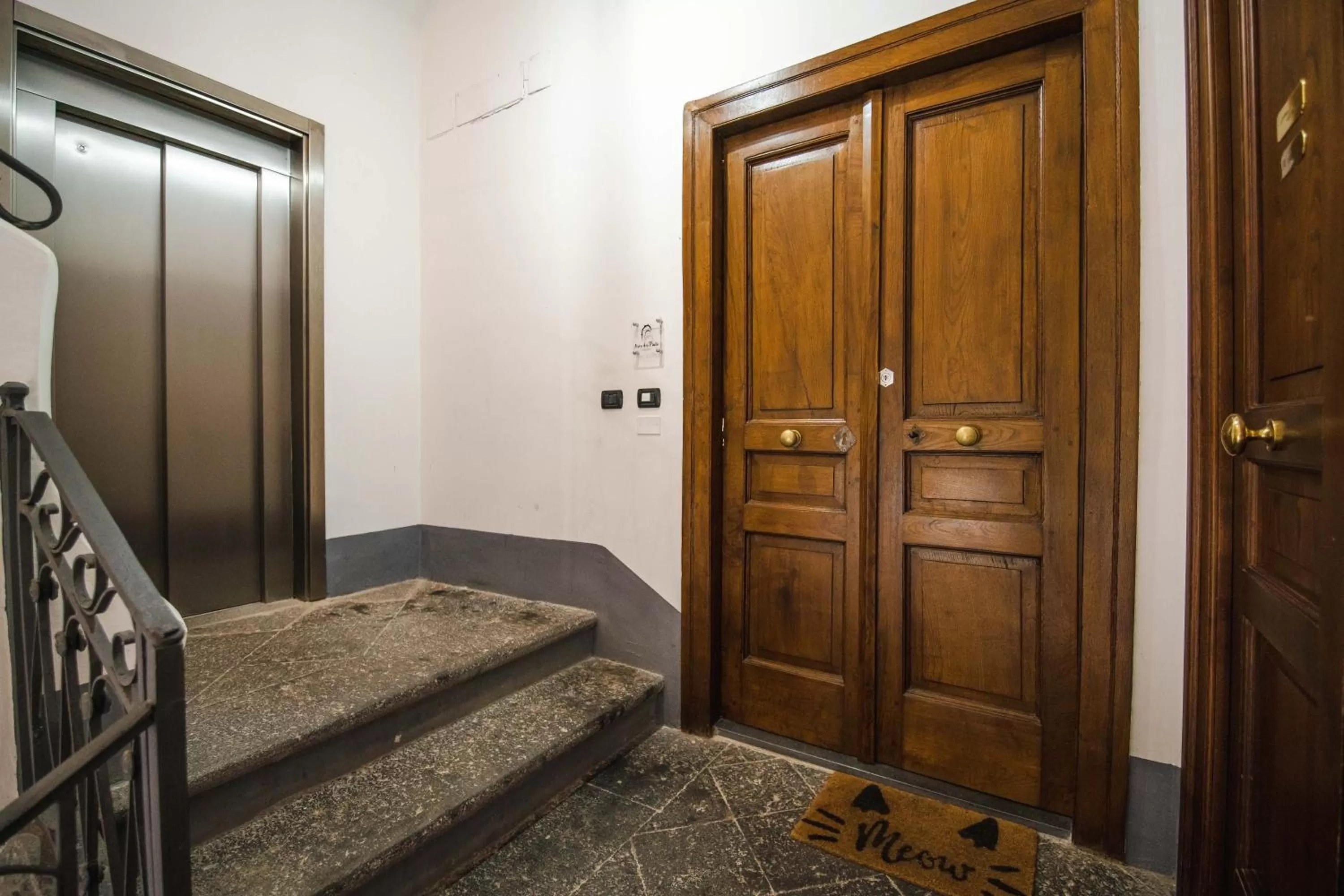 elevator, Bed in Arco Dei Pinto