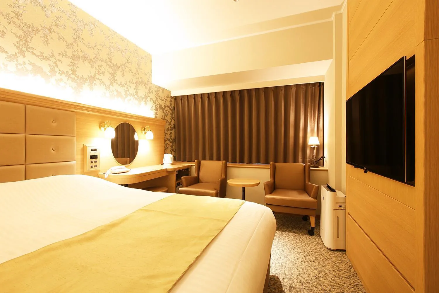 Photo of the whole room, Bed in Kobe Luminous Hotel Sannomiya