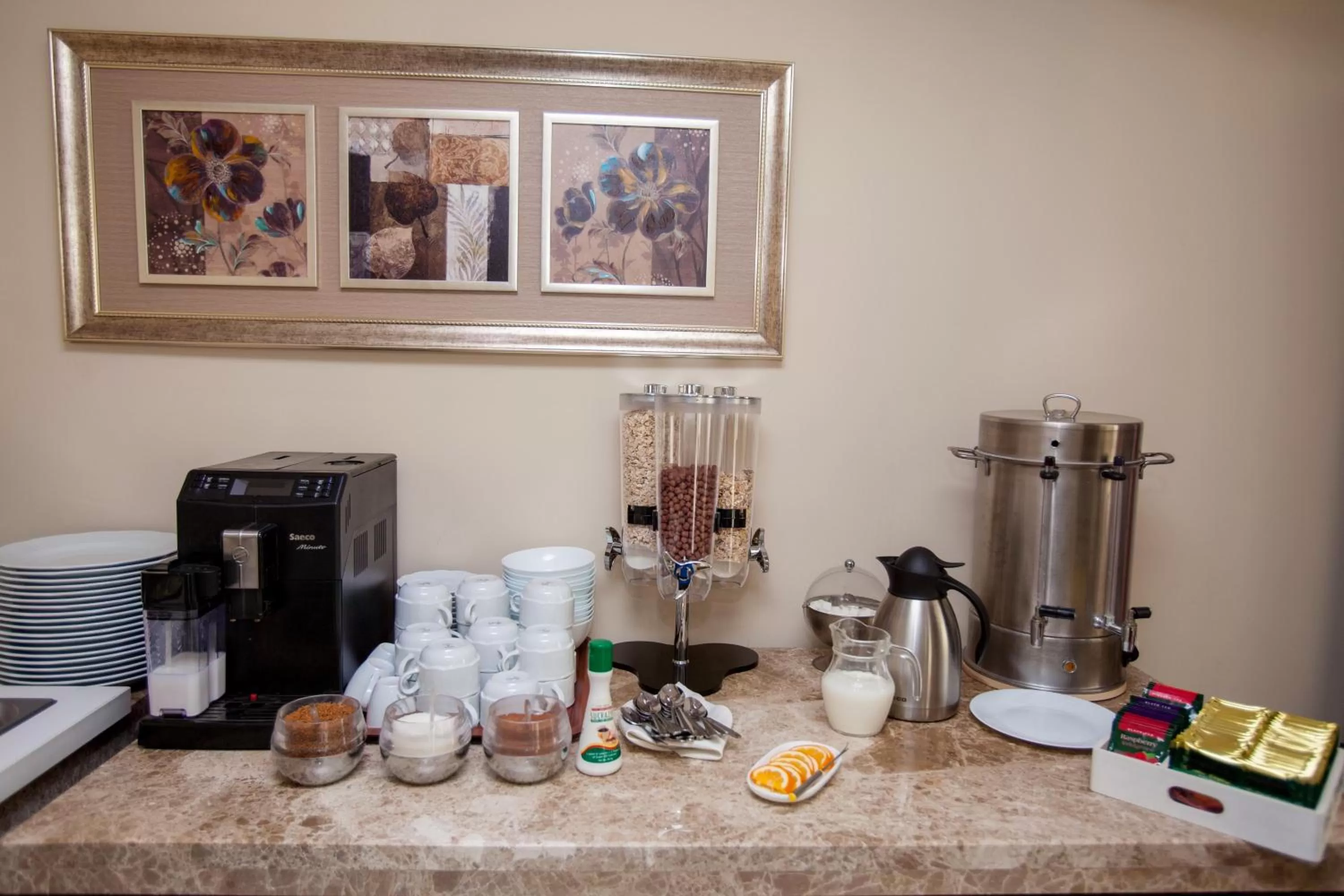 Restaurant/places to eat in Rustaveli Palace